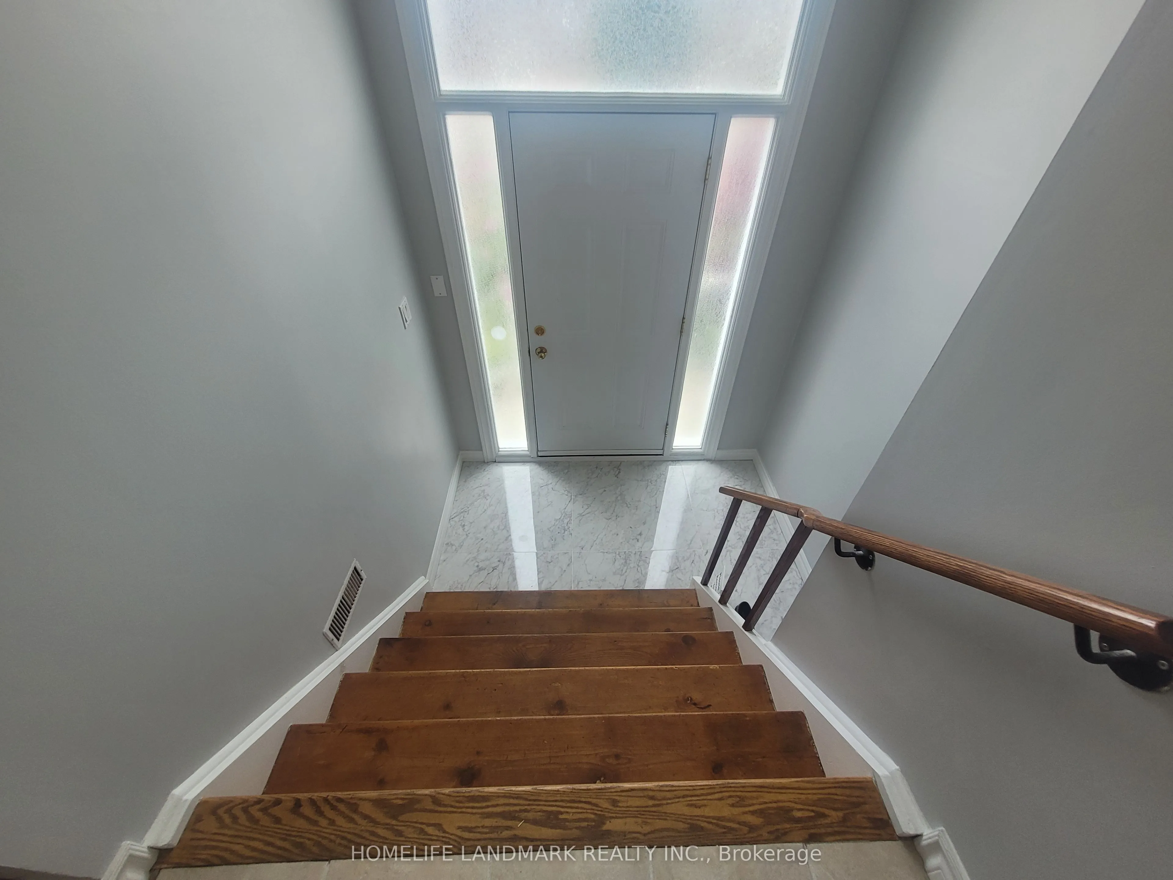 48 Kennaley Crescent, #Upper