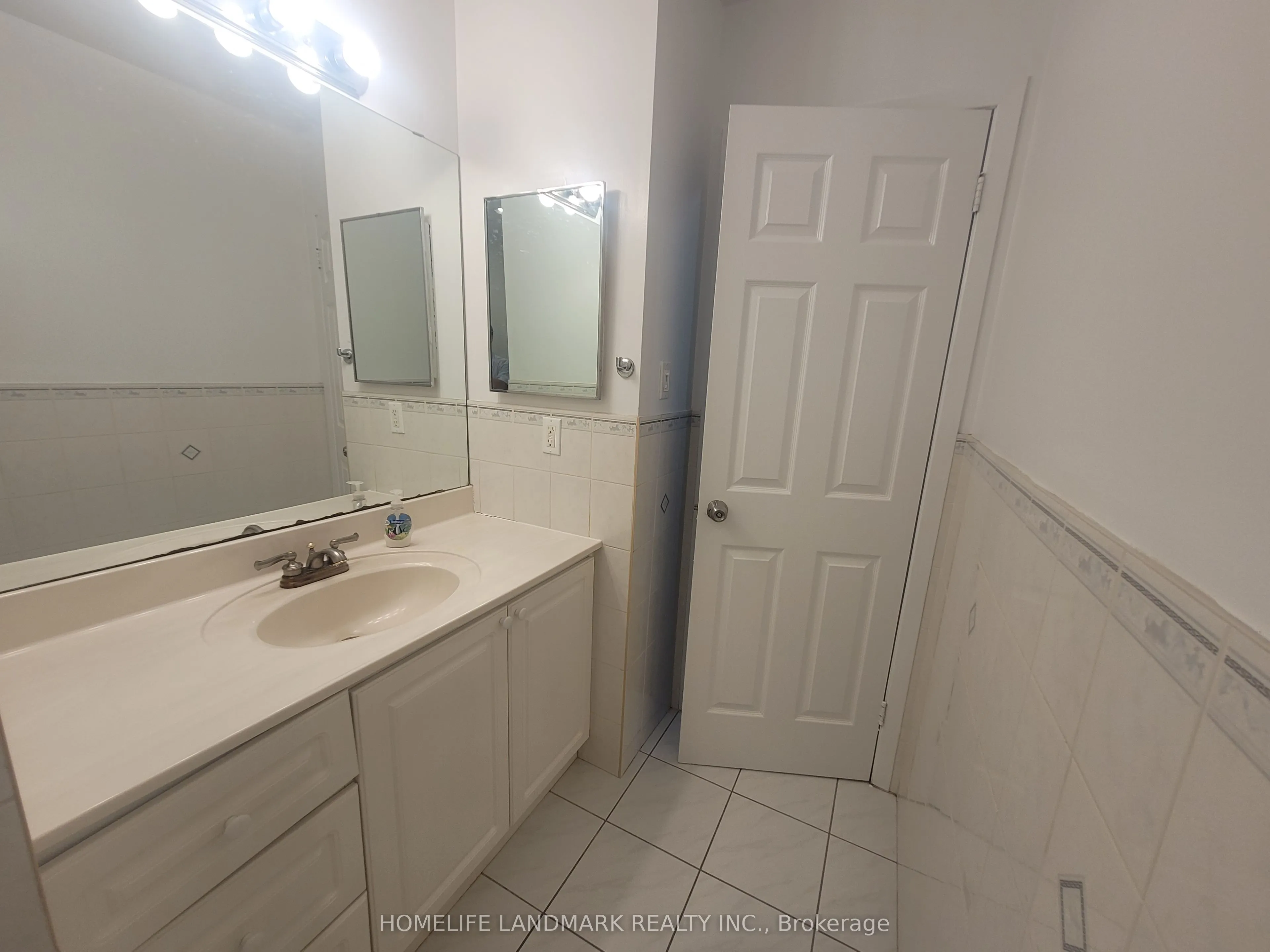 48 Kennaley Crescent, #Upper