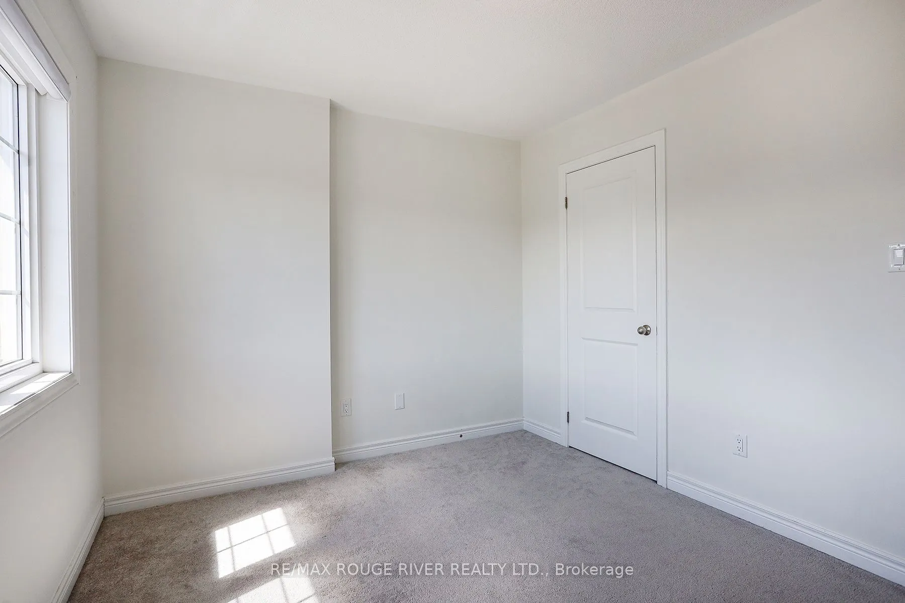 35 Thomas Bird Street