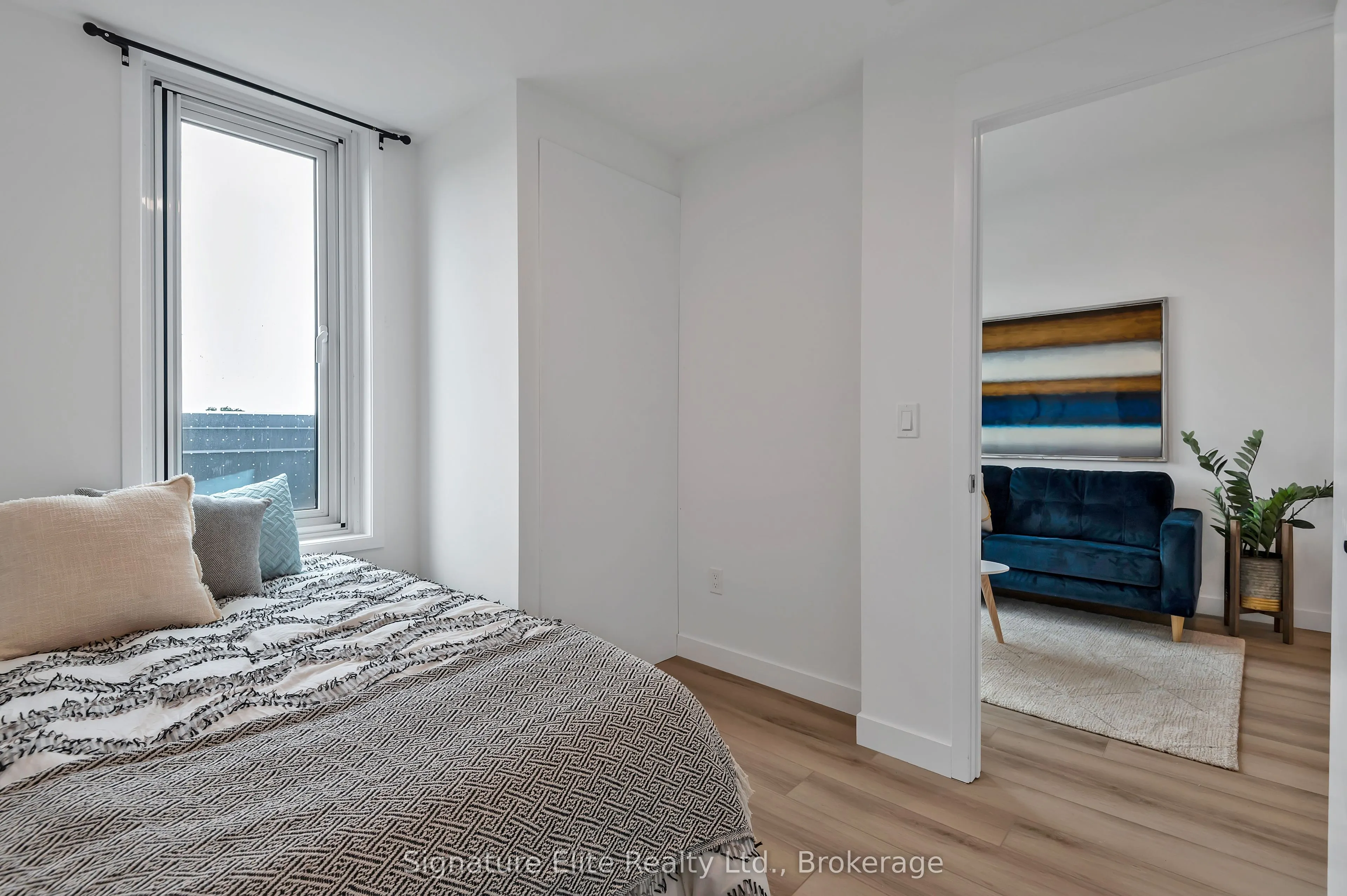 2382 Kingston Road, #403