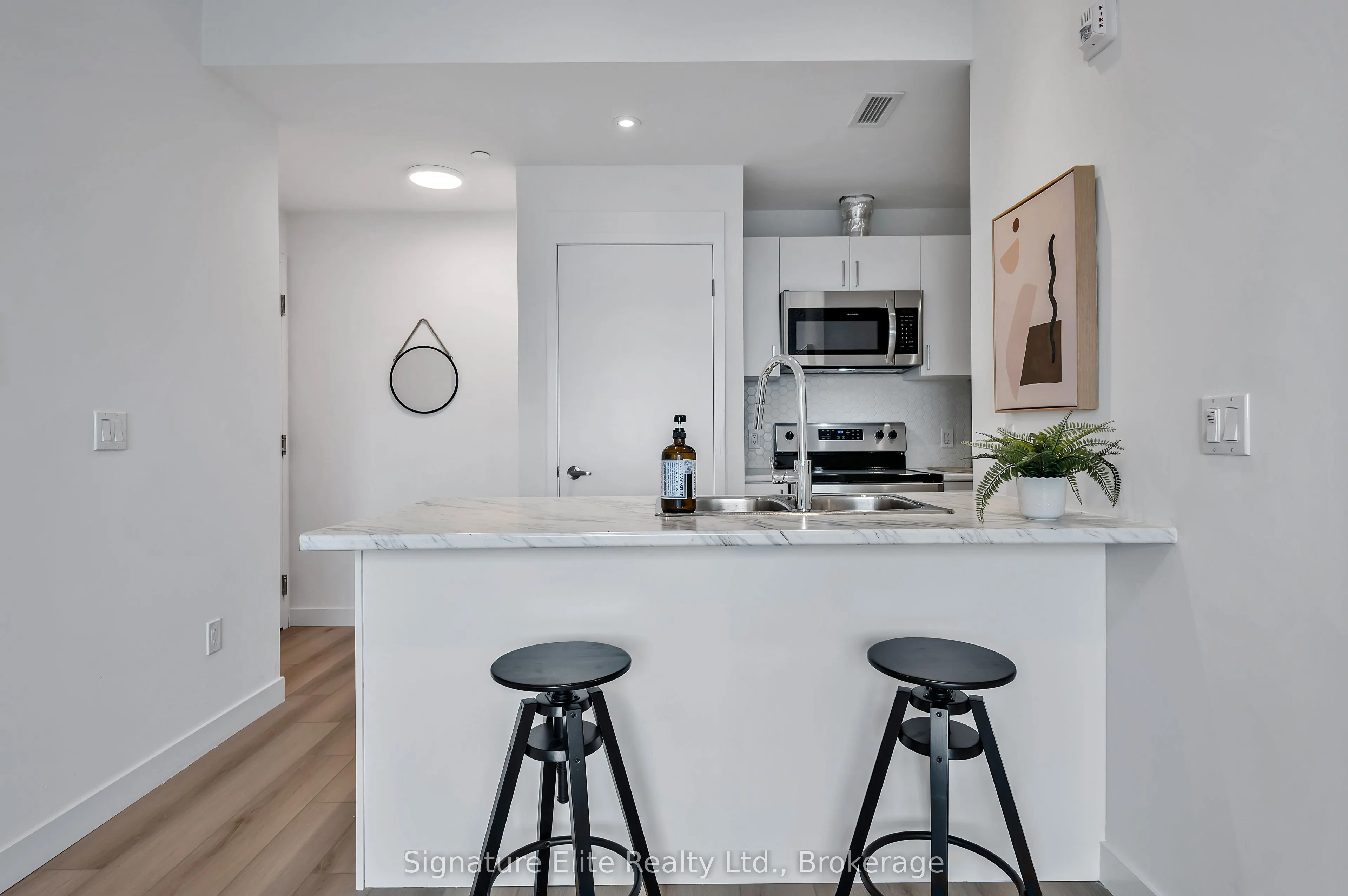 2382 Kingston Road, #403