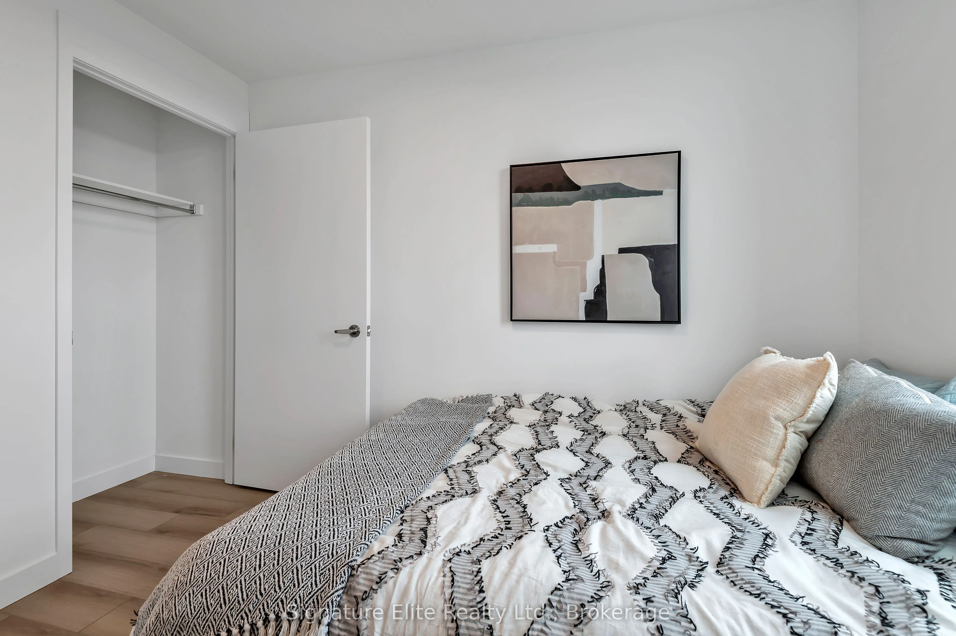 2382 Kingston Road, #403