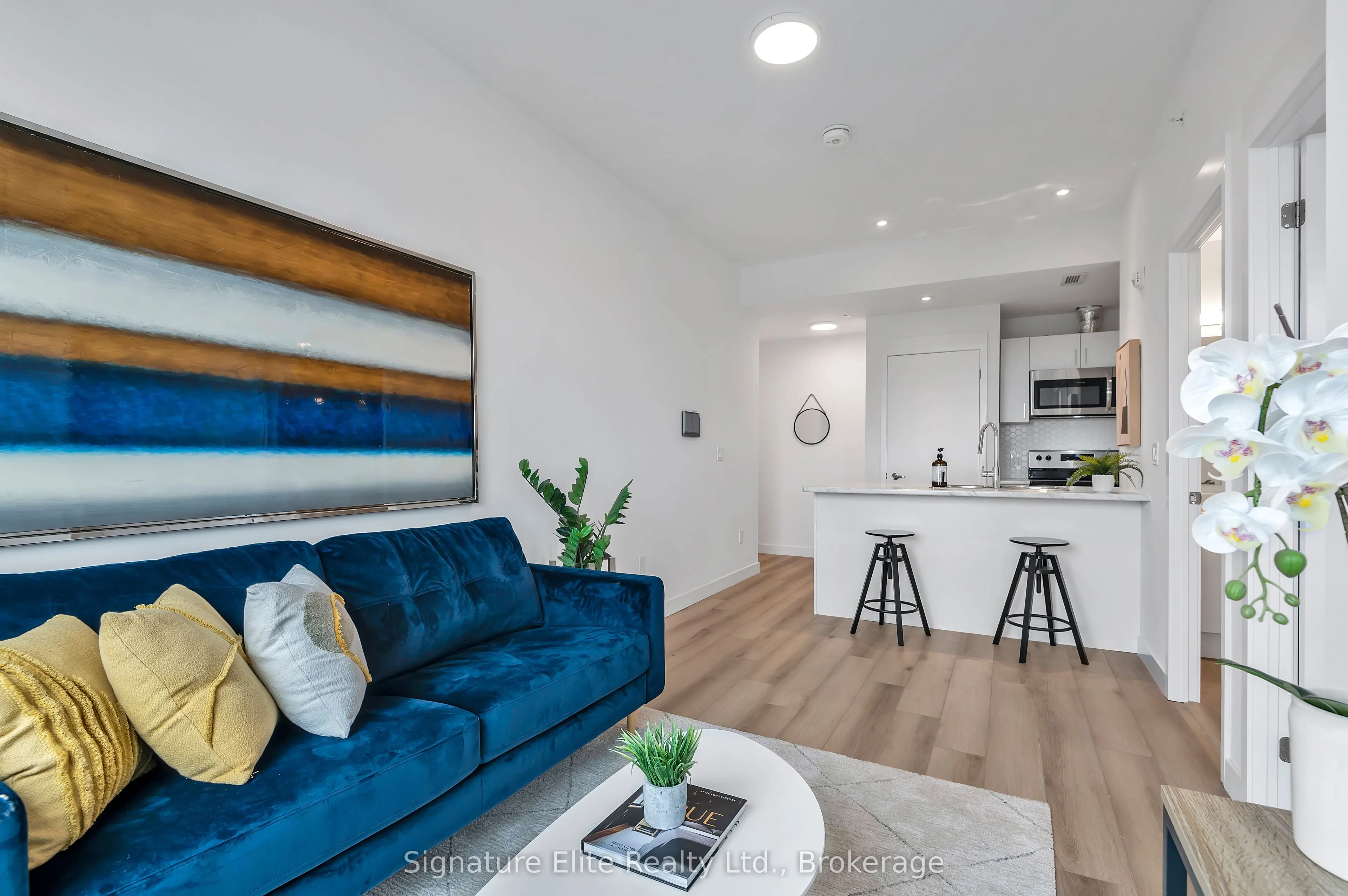 2382 Kingston Road, #403