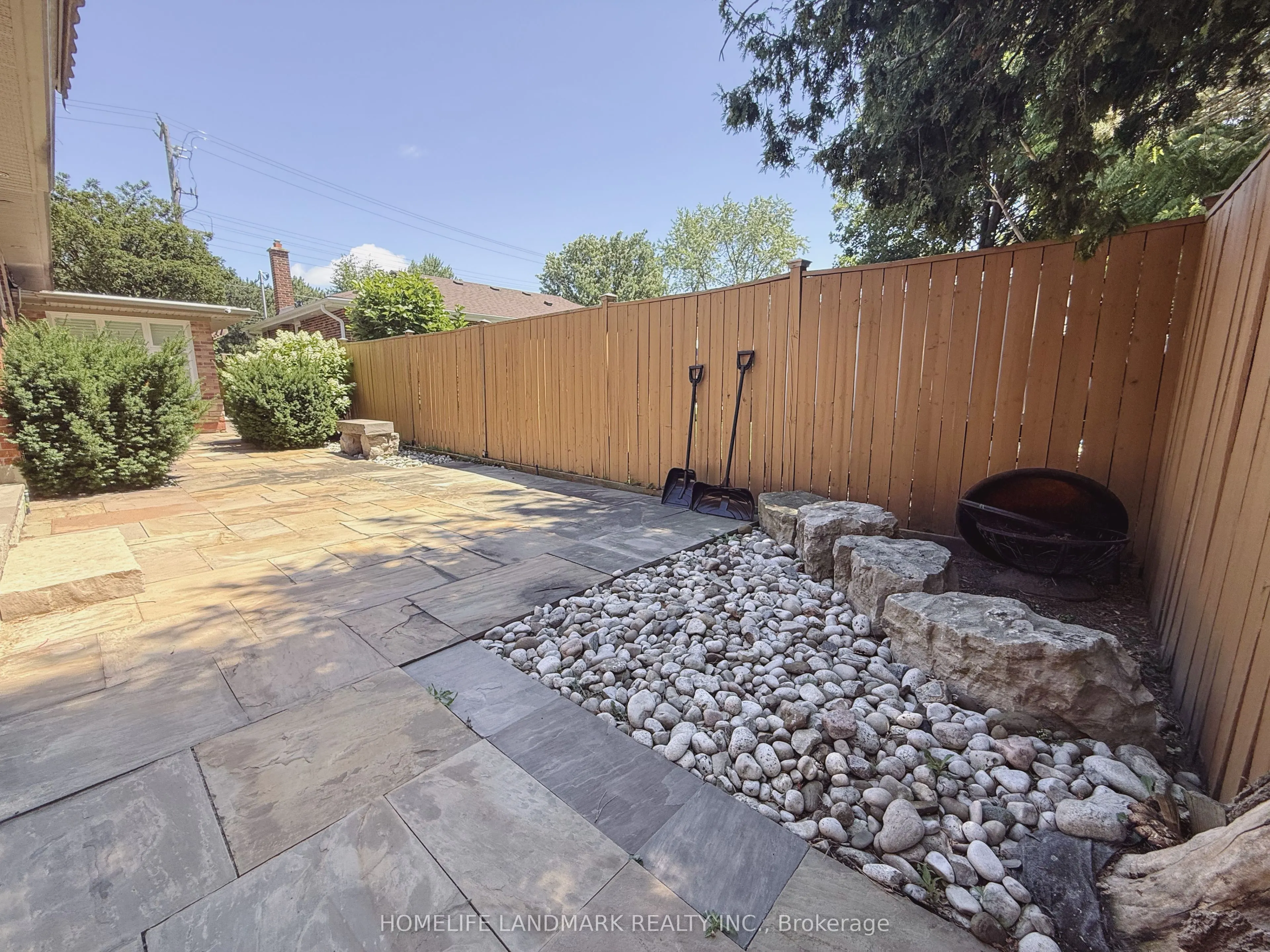 83 Emmeline Crescent