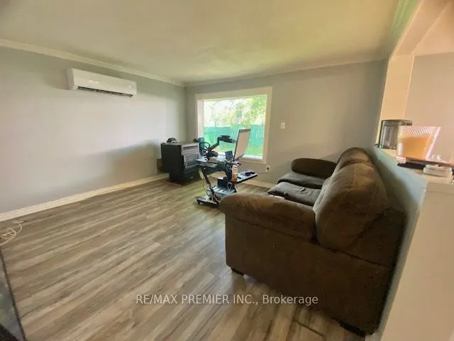2462 Rundle Road