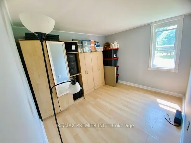 2462 Rundle Road