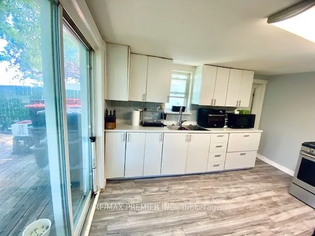 2462 Rundle Road