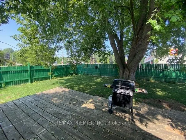 2462 Rundle Road