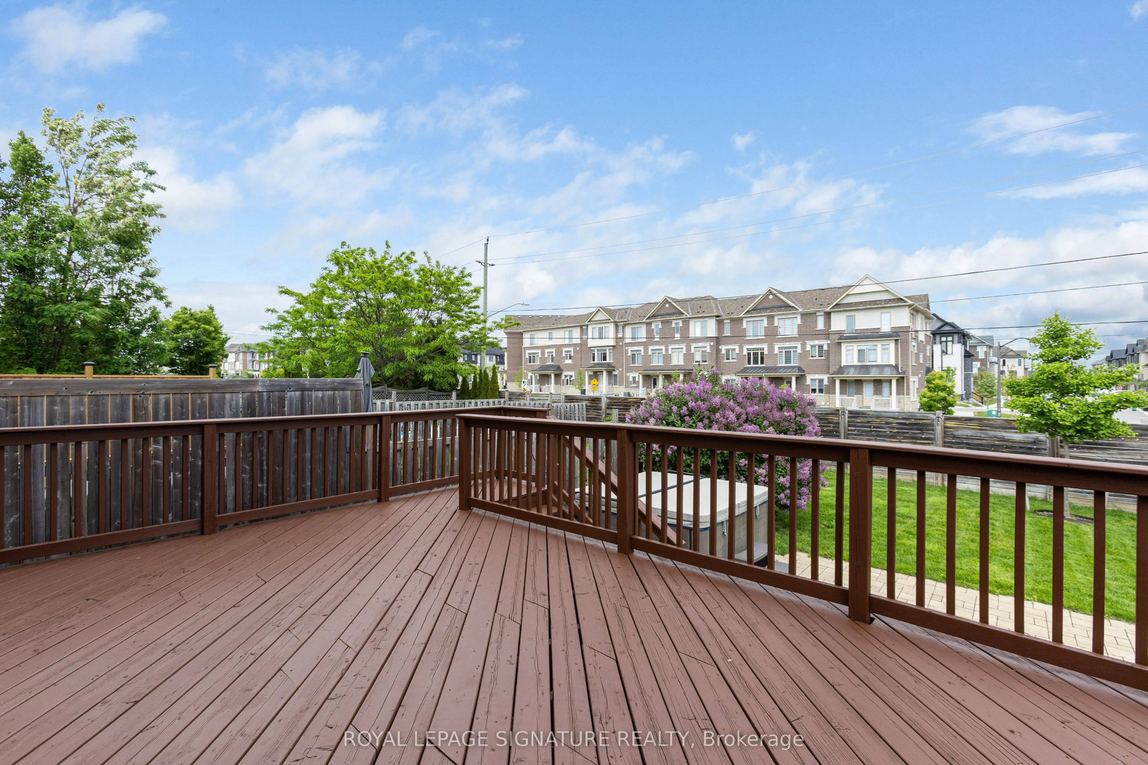 27 Lunney Crescent