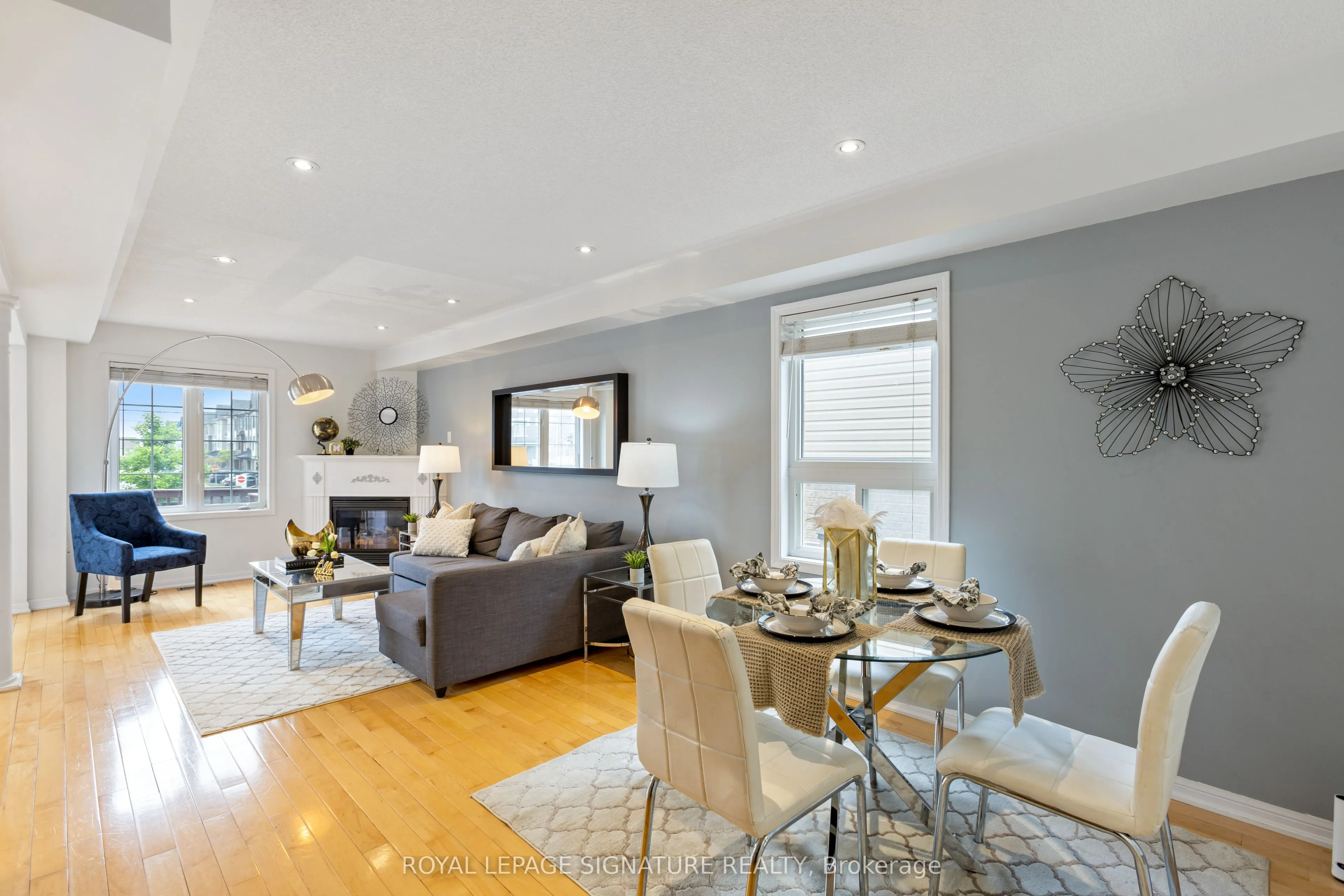 27 Lunney Crescent