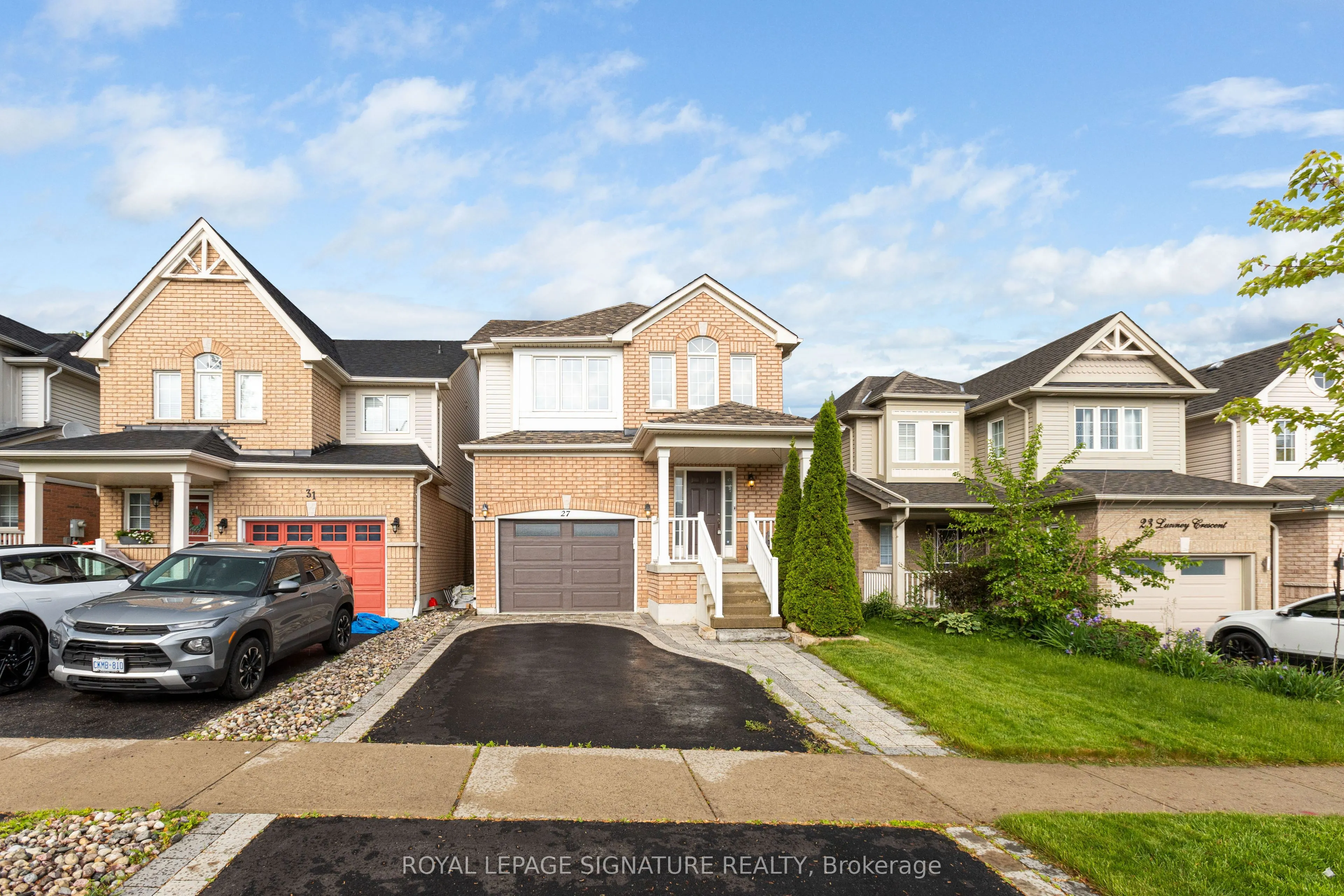 27 Lunney Crescent