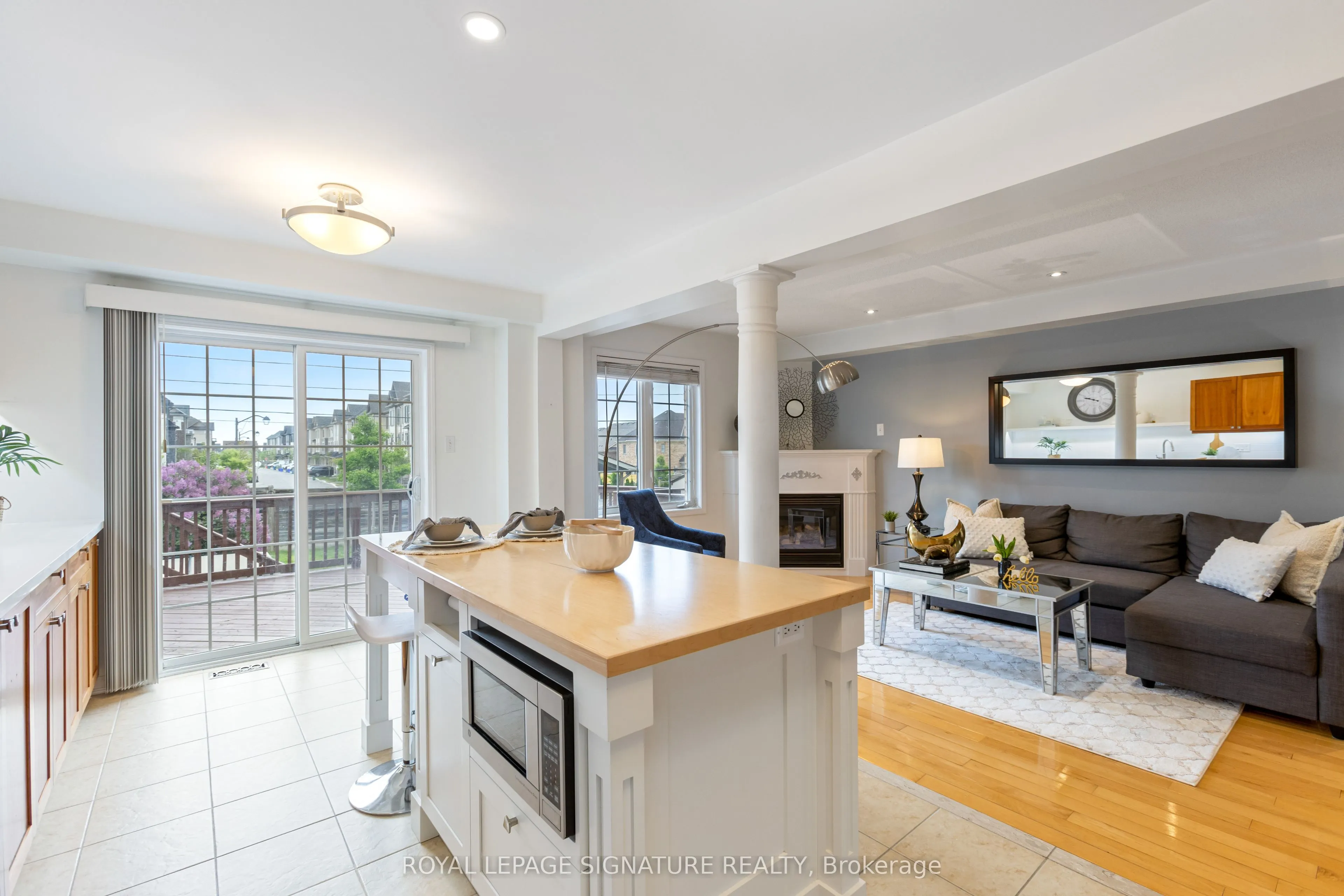 27 Lunney Crescent