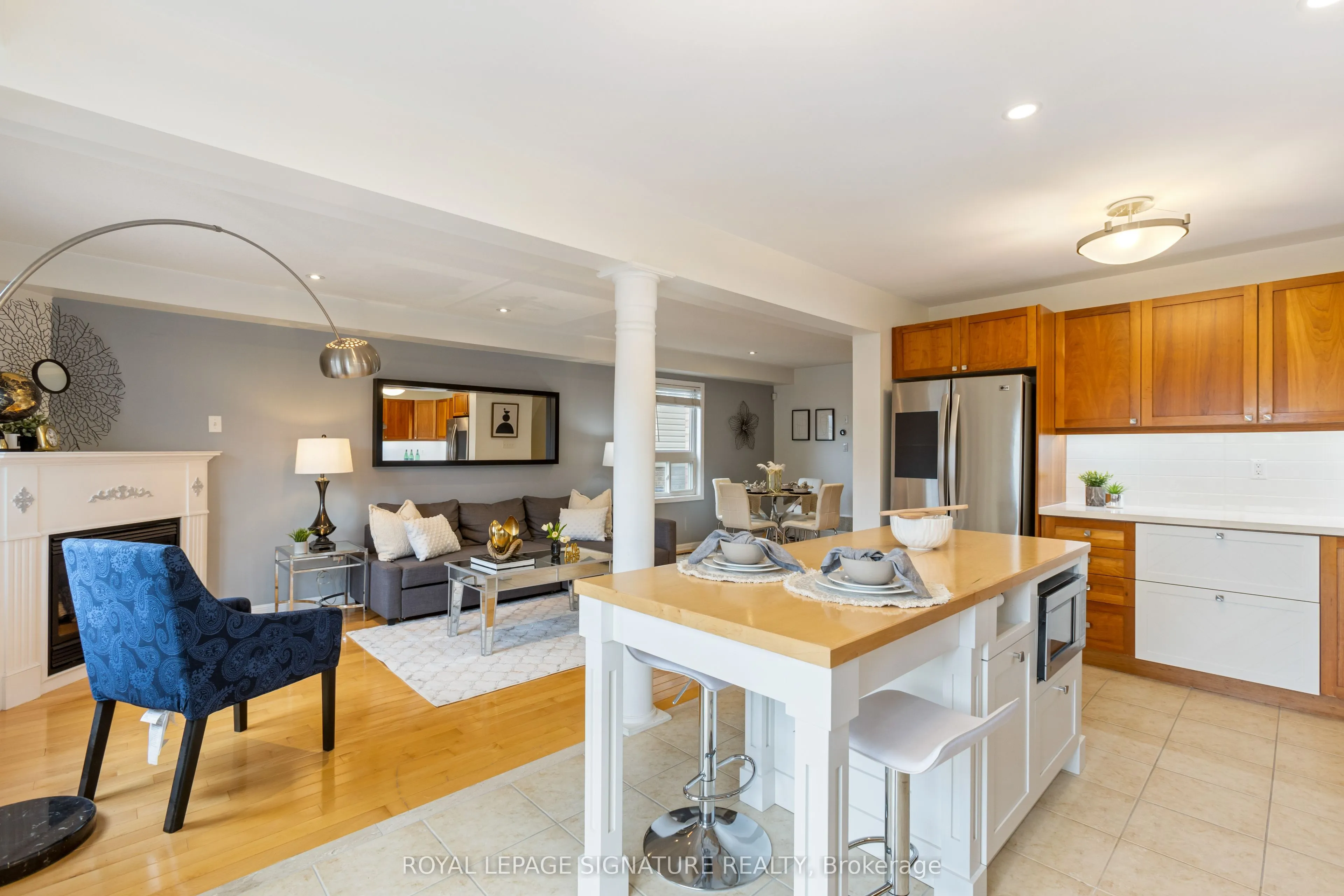 27 Lunney Crescent