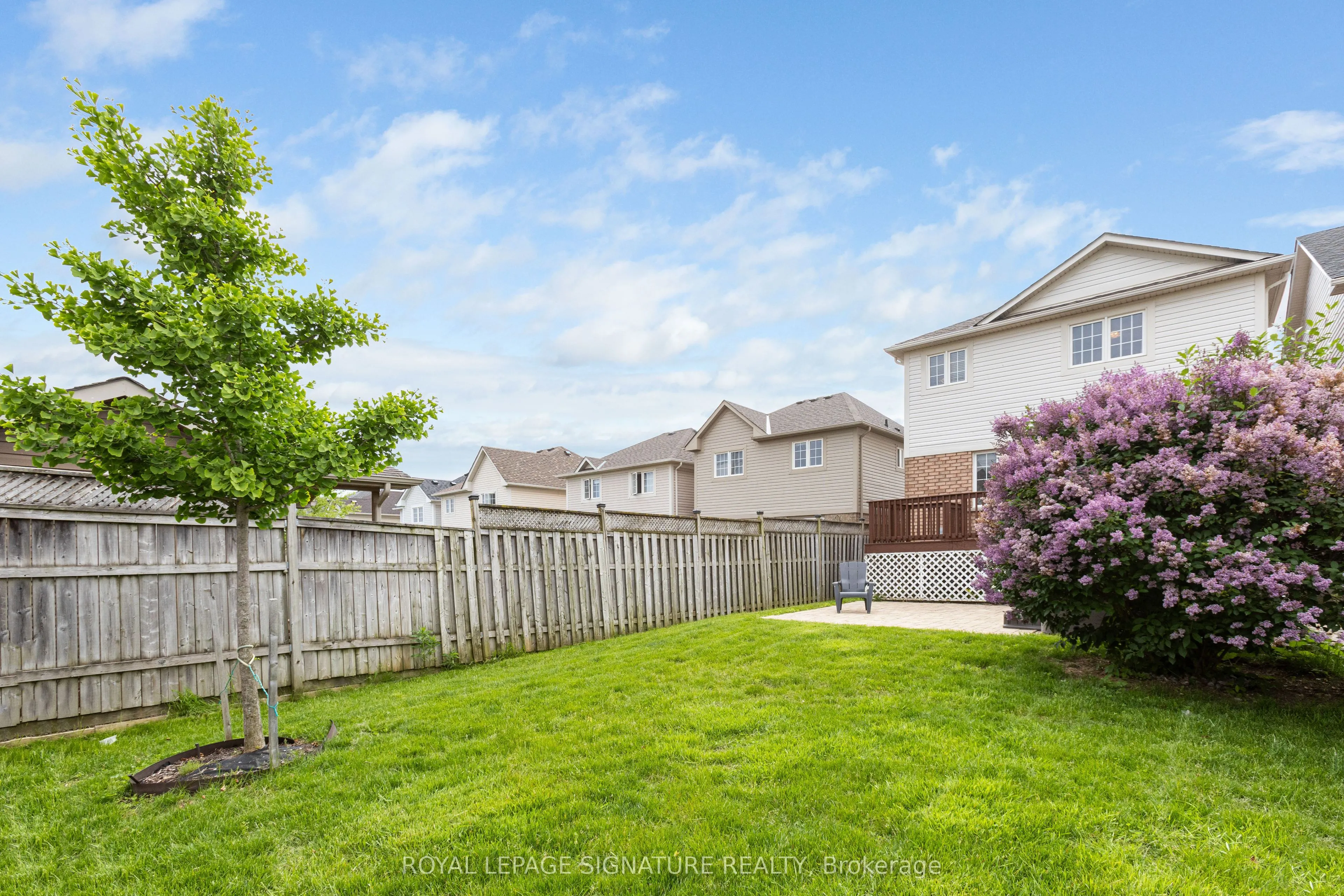 27 Lunney Crescent