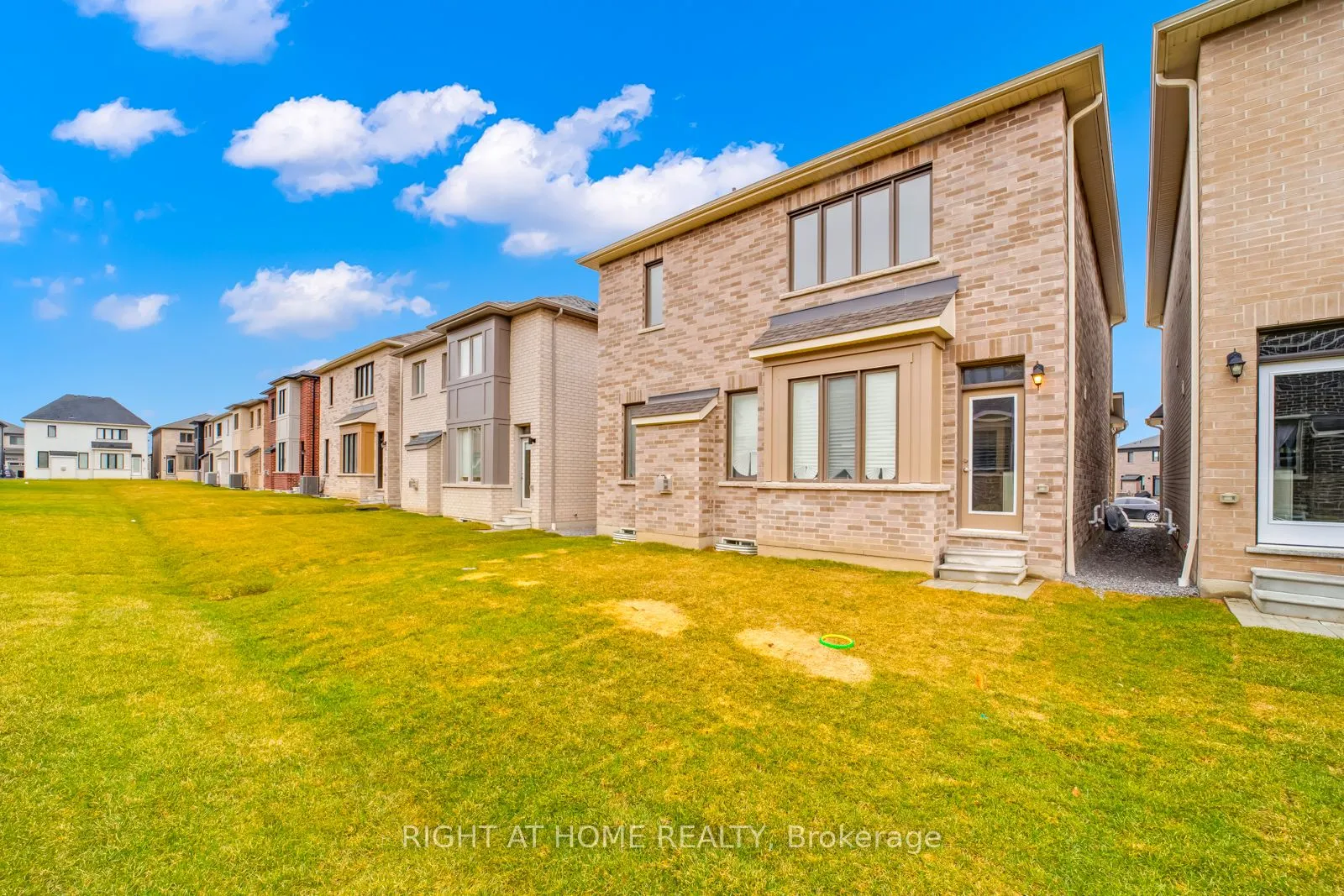 1410 Swallowtail Lane