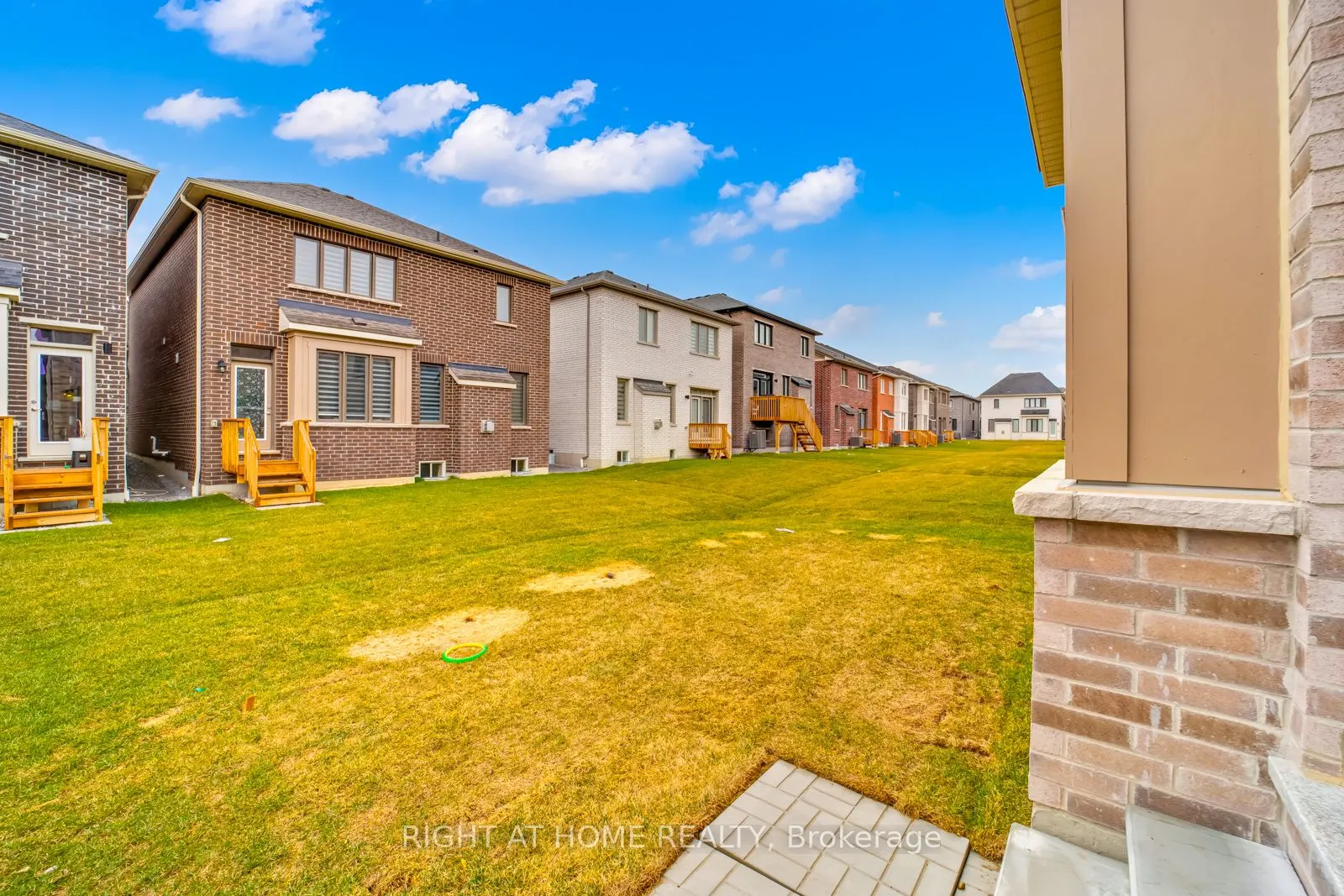 1410 Swallowtail Lane
