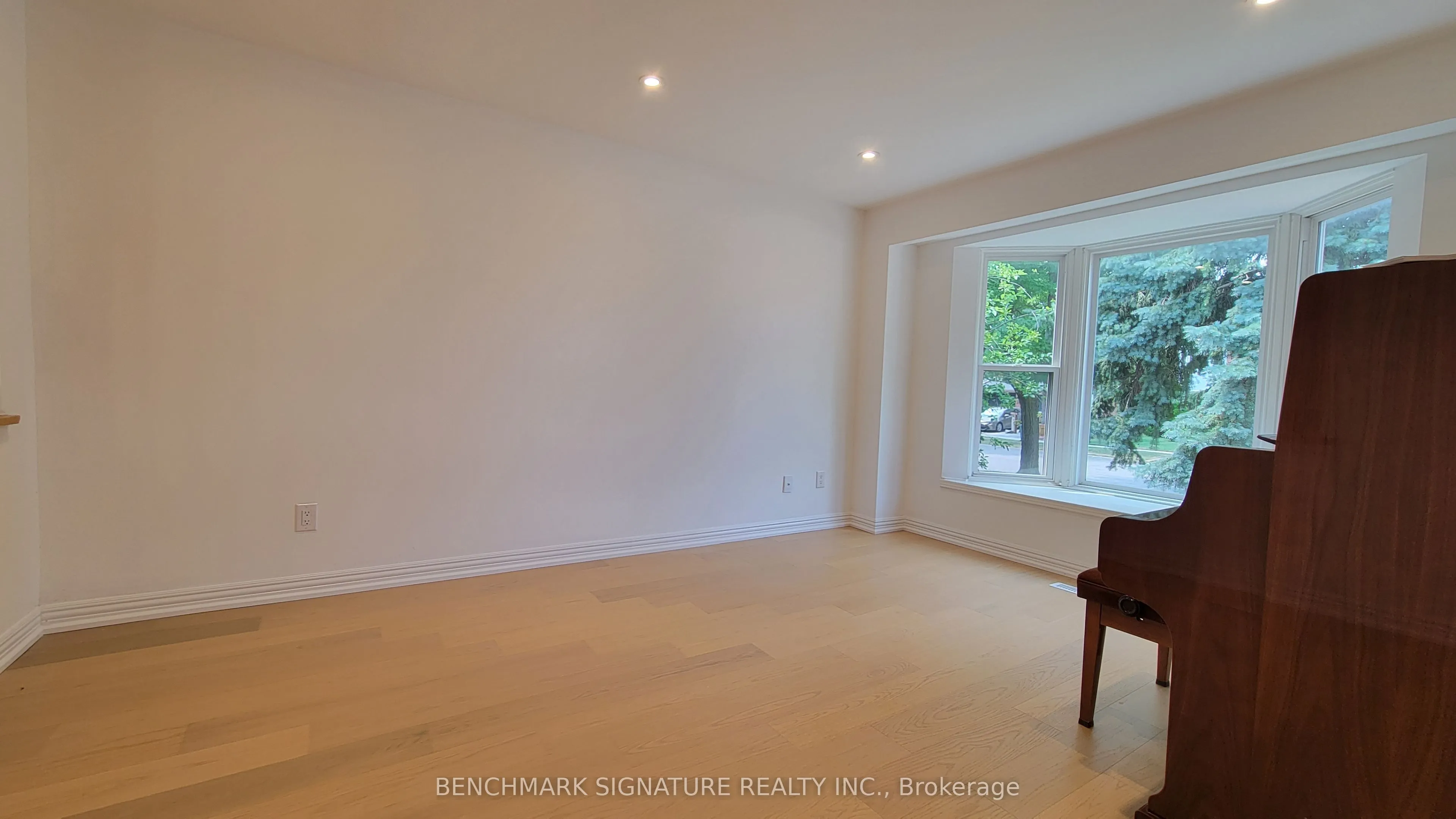 35 Wintermute Boulevard