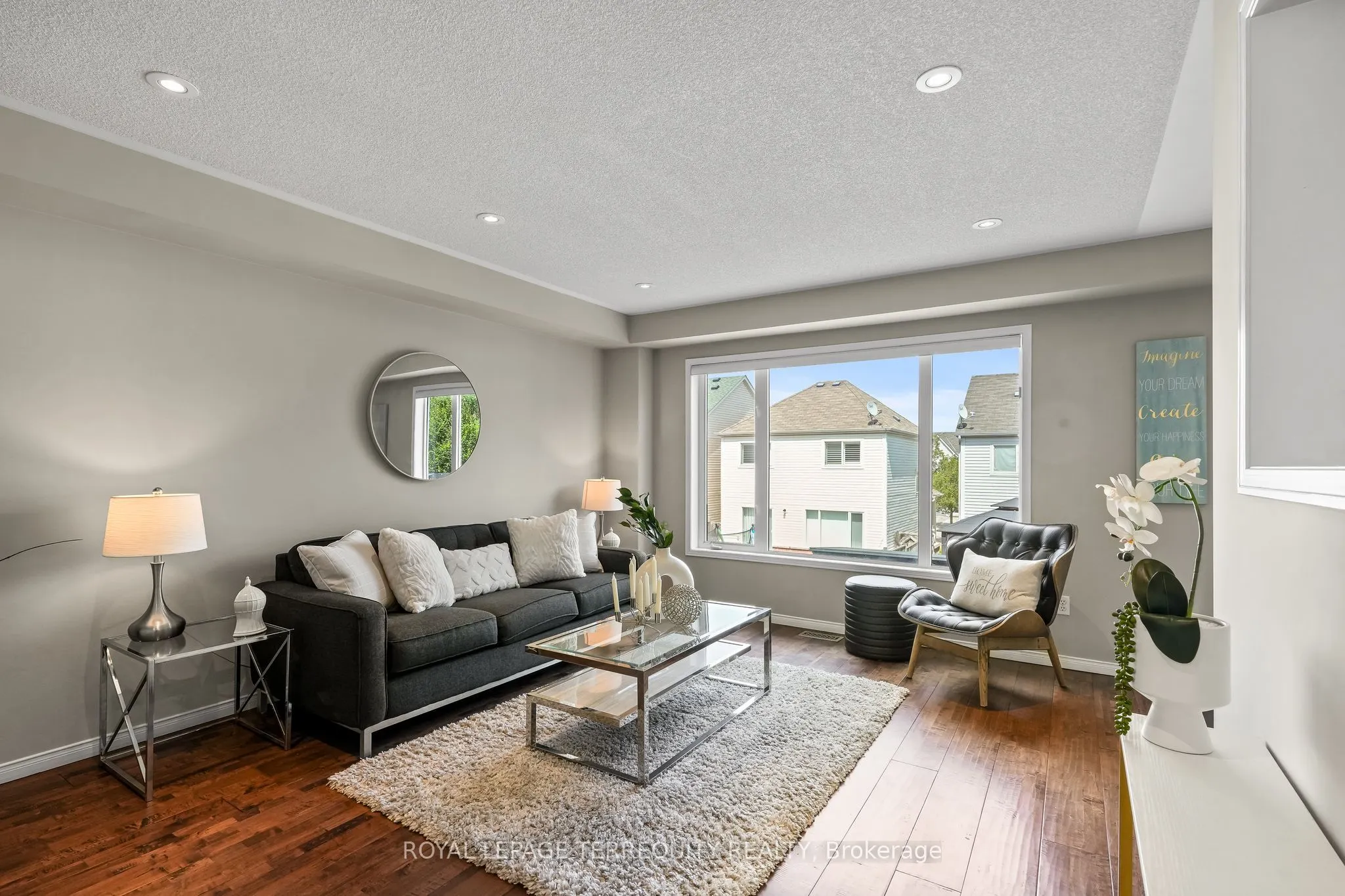 41 Teardrop Crescent