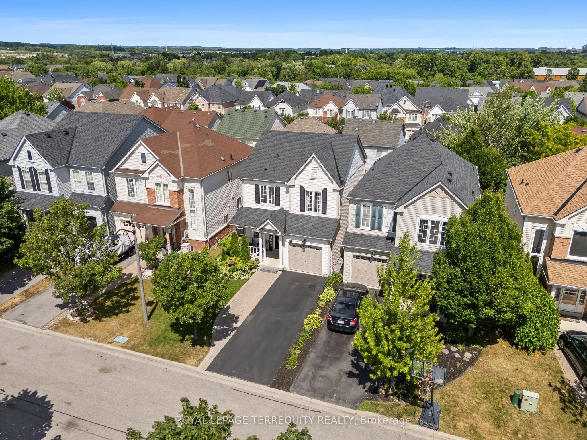 41 Teardrop Crescent