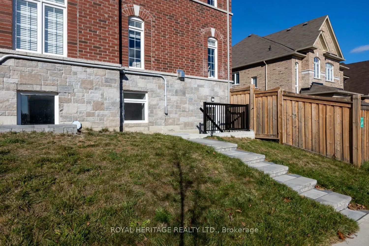 191 Lyle Dr - Basement Drive