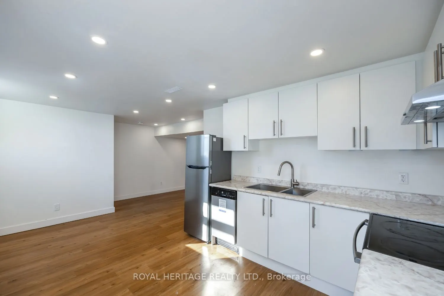 191 Lyle Dr - Basement Drive