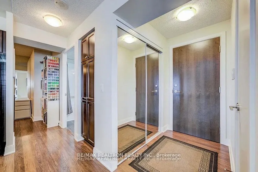 135 Village Green Square, #824