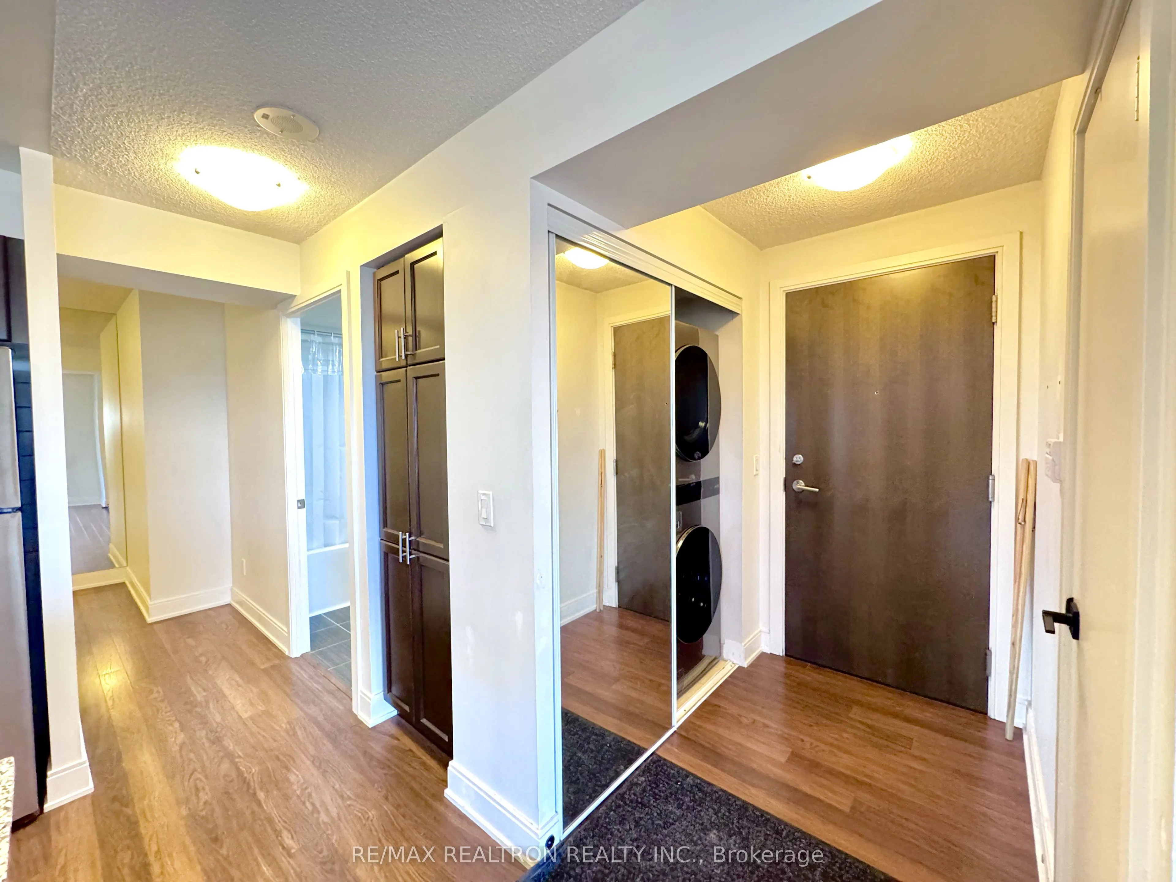 135 Village Green Square, #824