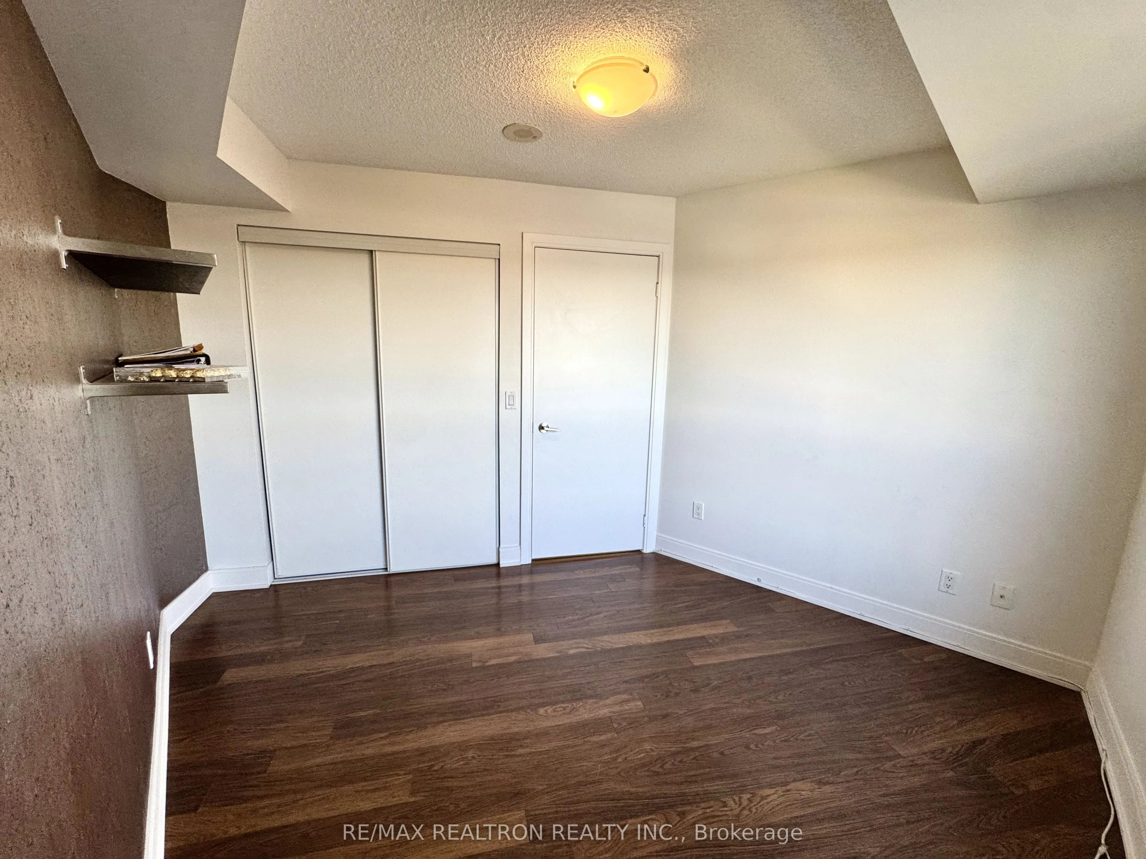 135 Village Green Square, #824