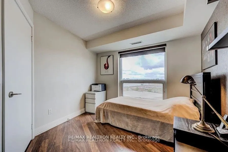 135 Village Green Square, #824