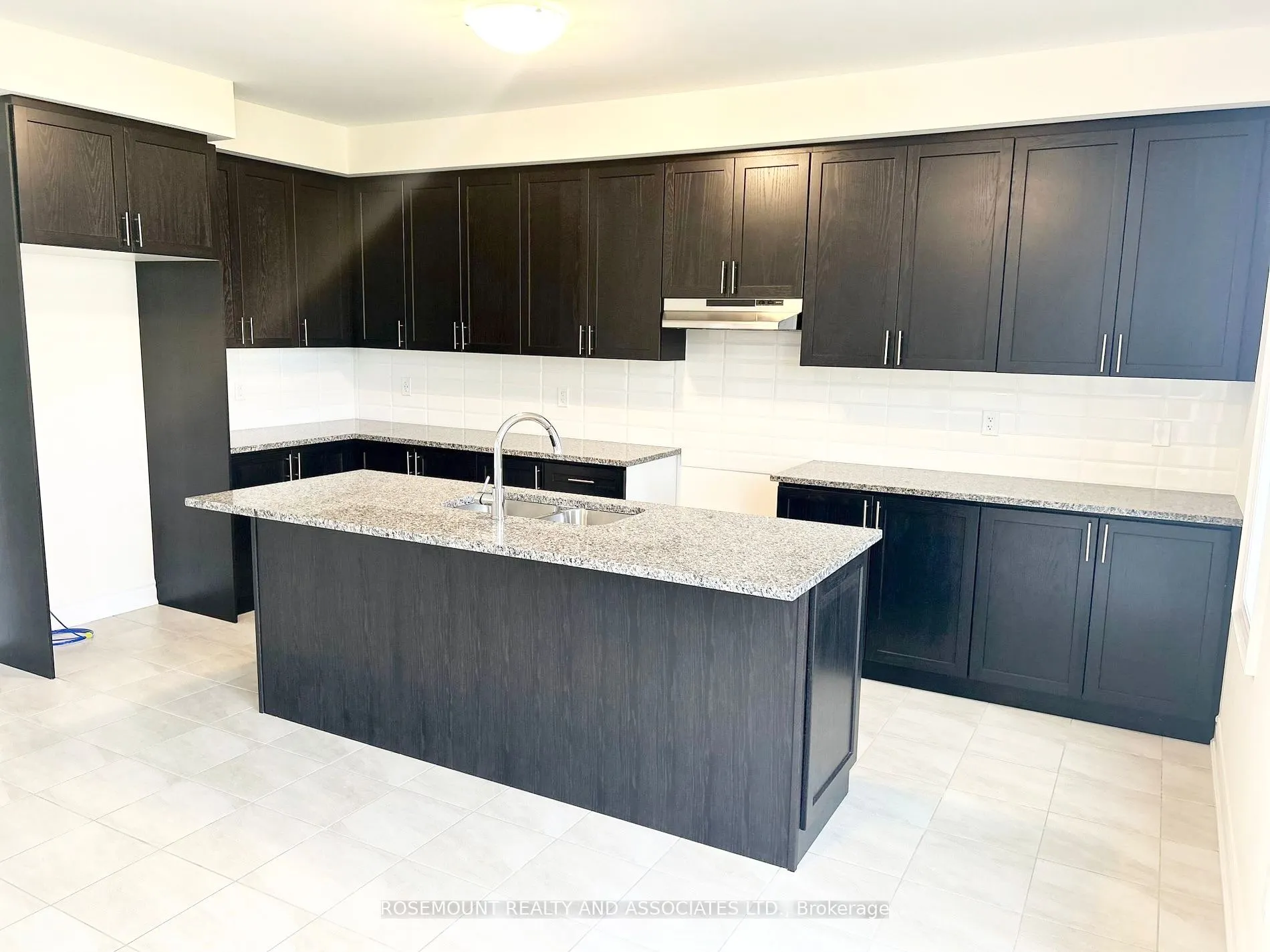 93 Wamsley Crescent