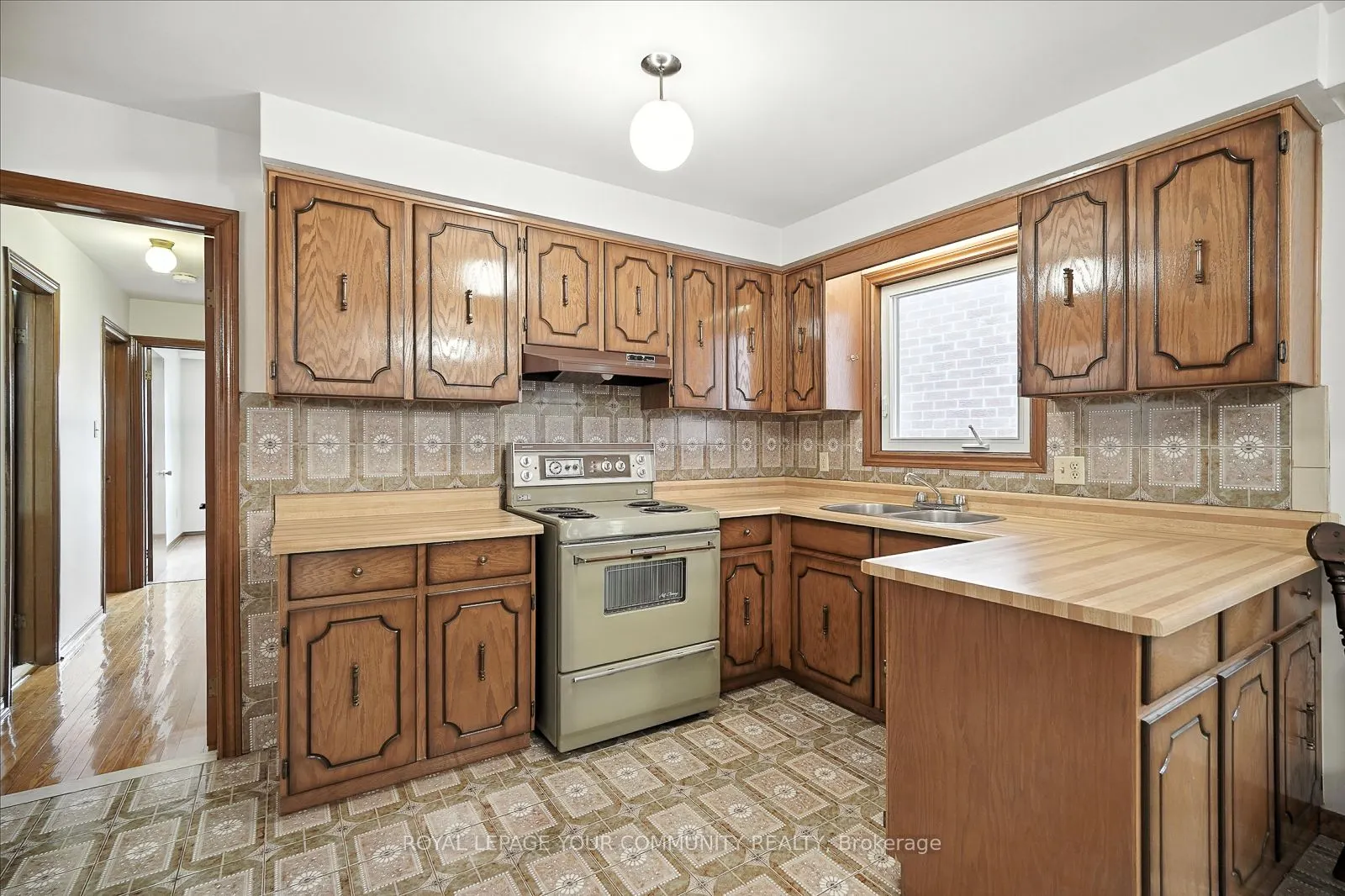 72 Fred Bland Crescent