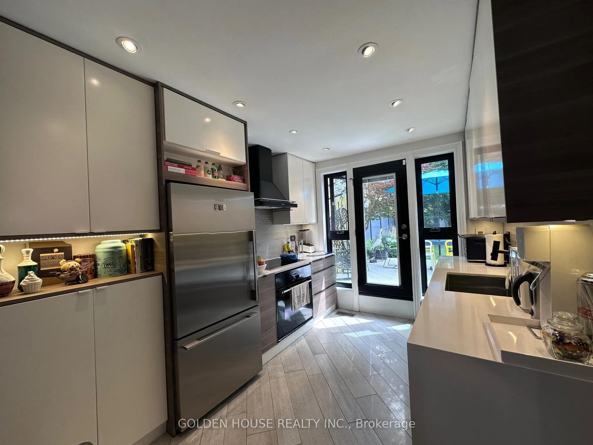 21 Thatcher Avenue