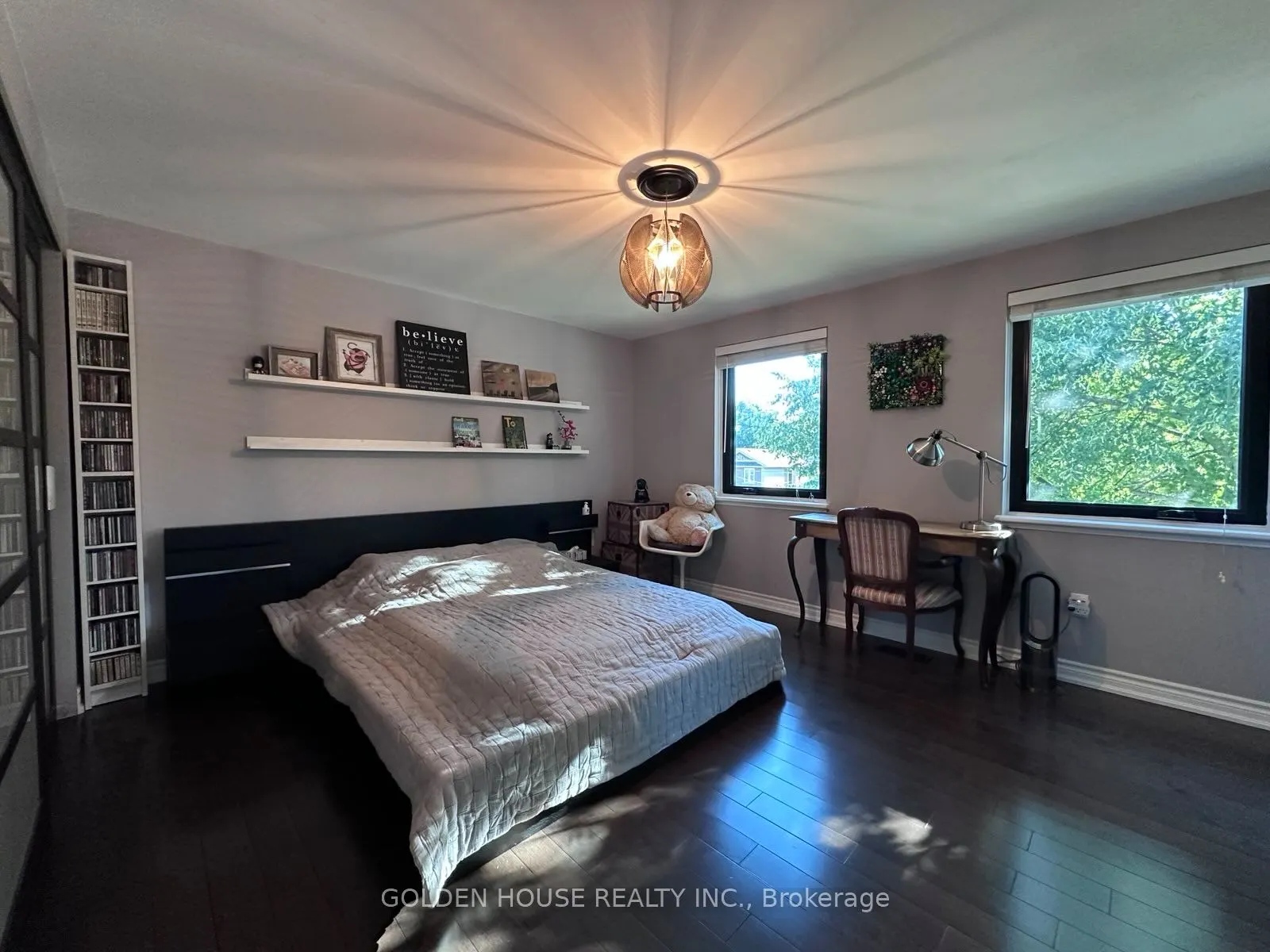 21 Thatcher Avenue