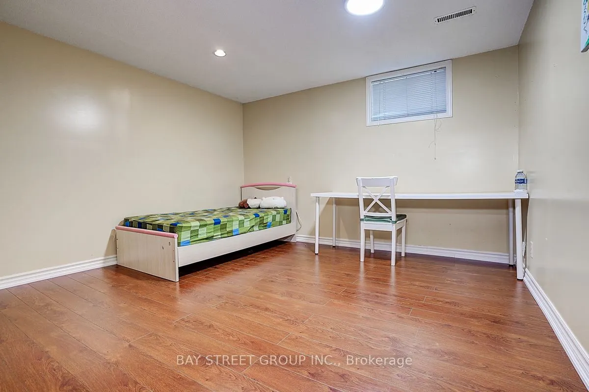 11 Sunbird Crescent