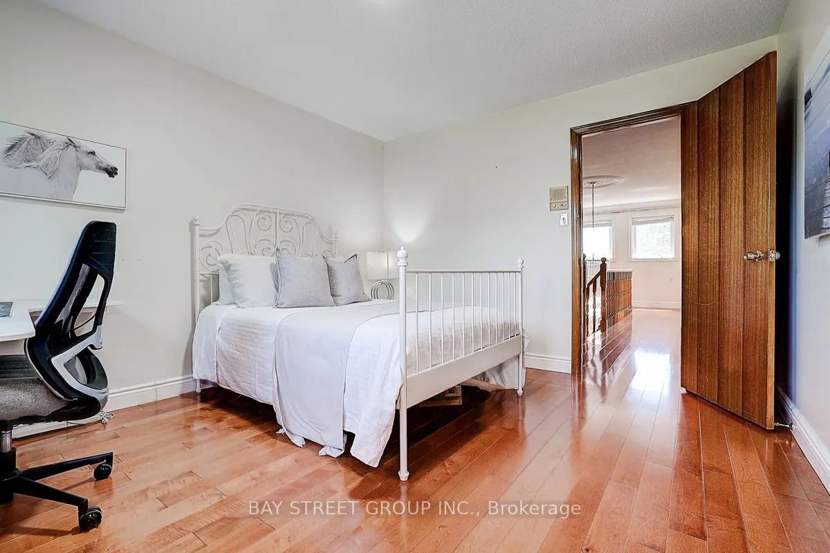 11 Sunbird Crescent