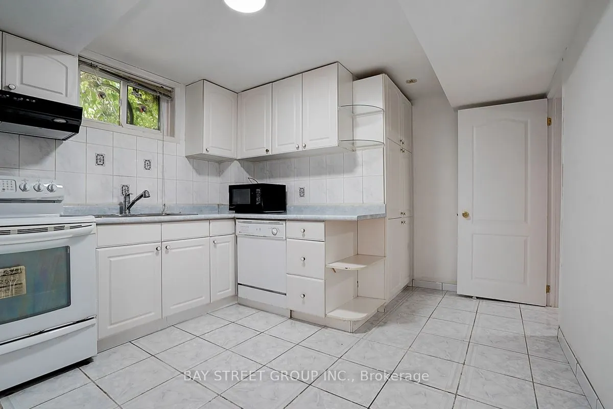 11 Sunbird Crescent