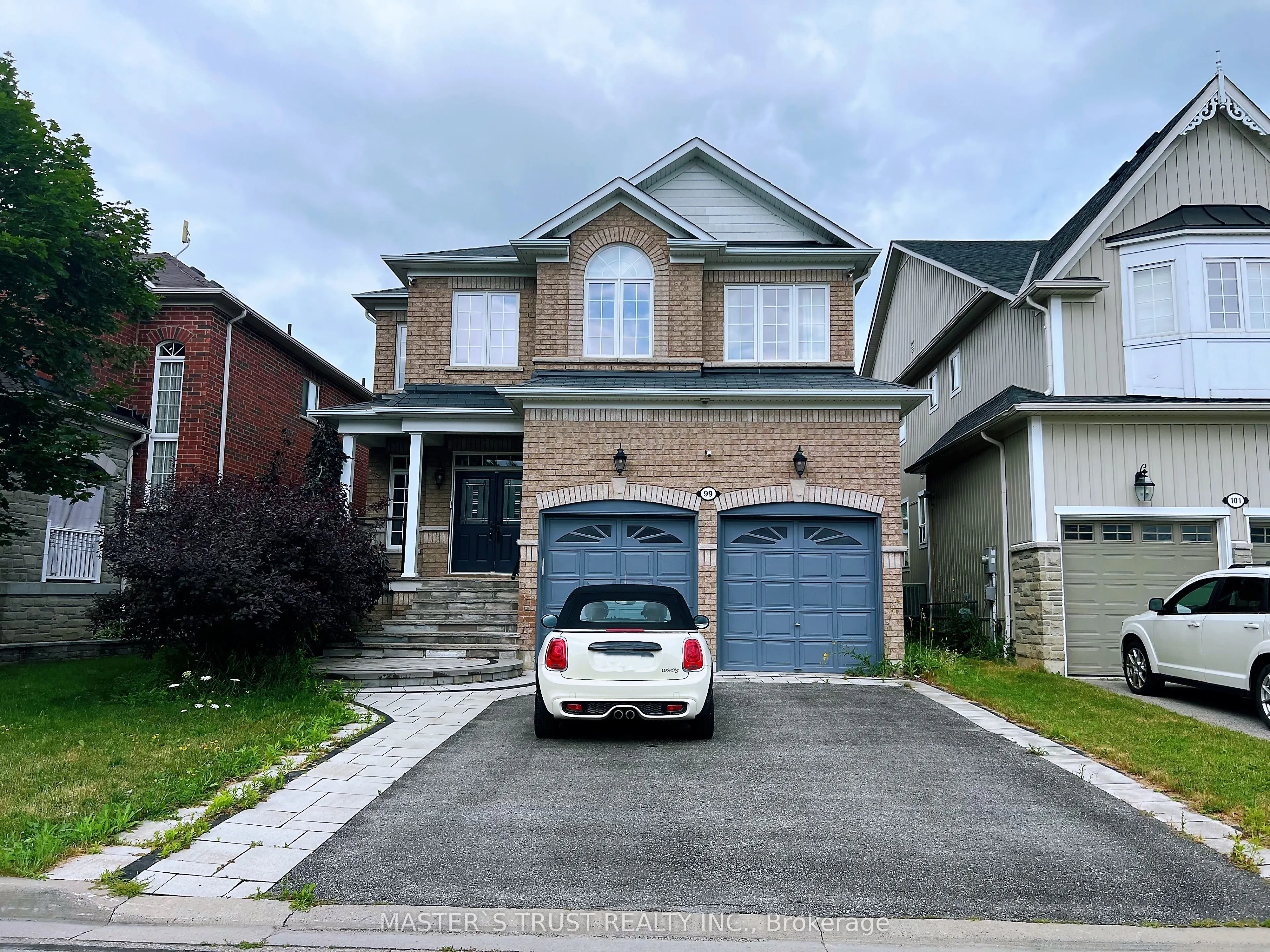 99 Rockland Crescent