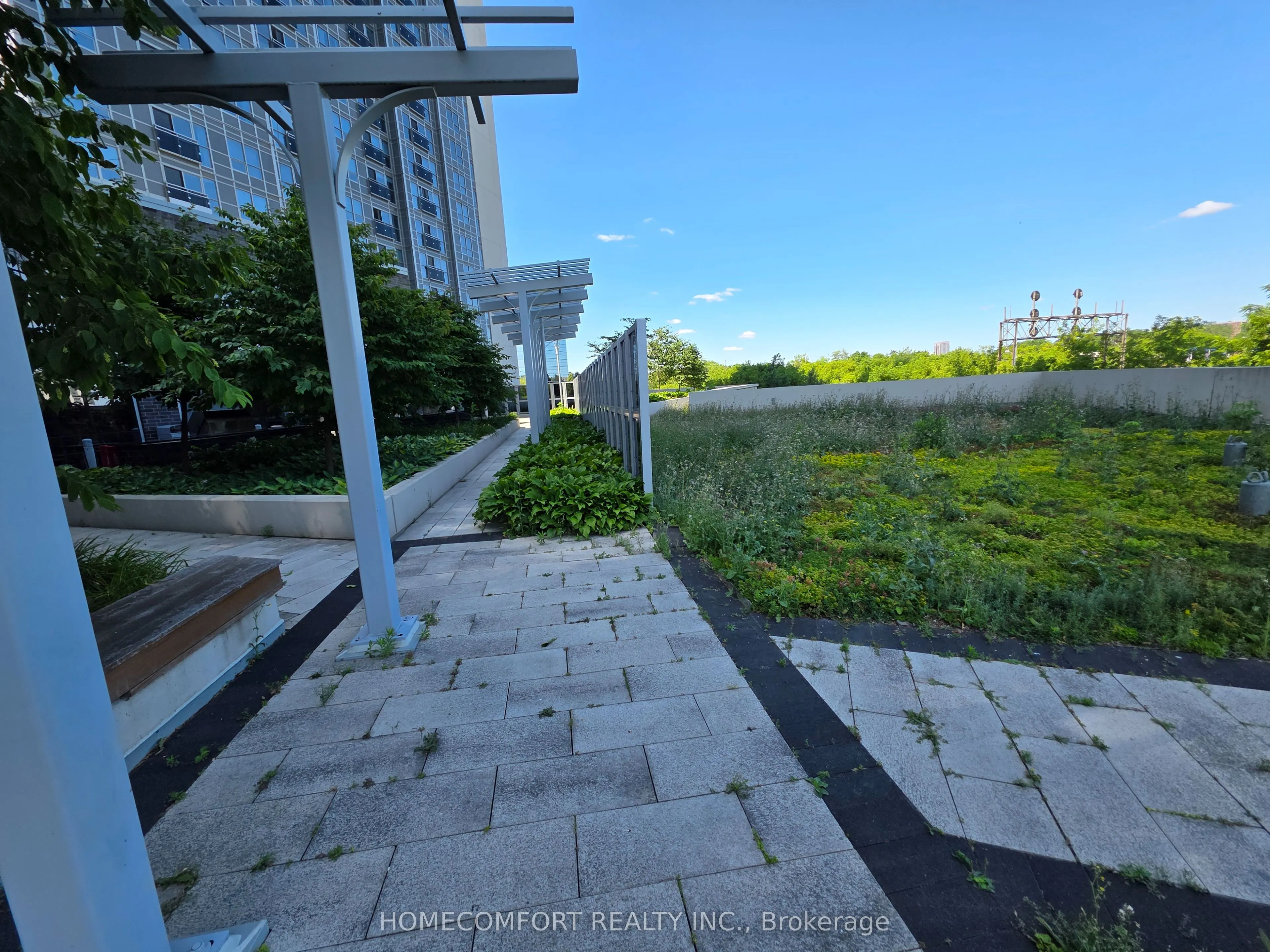 255 village green Square, #407