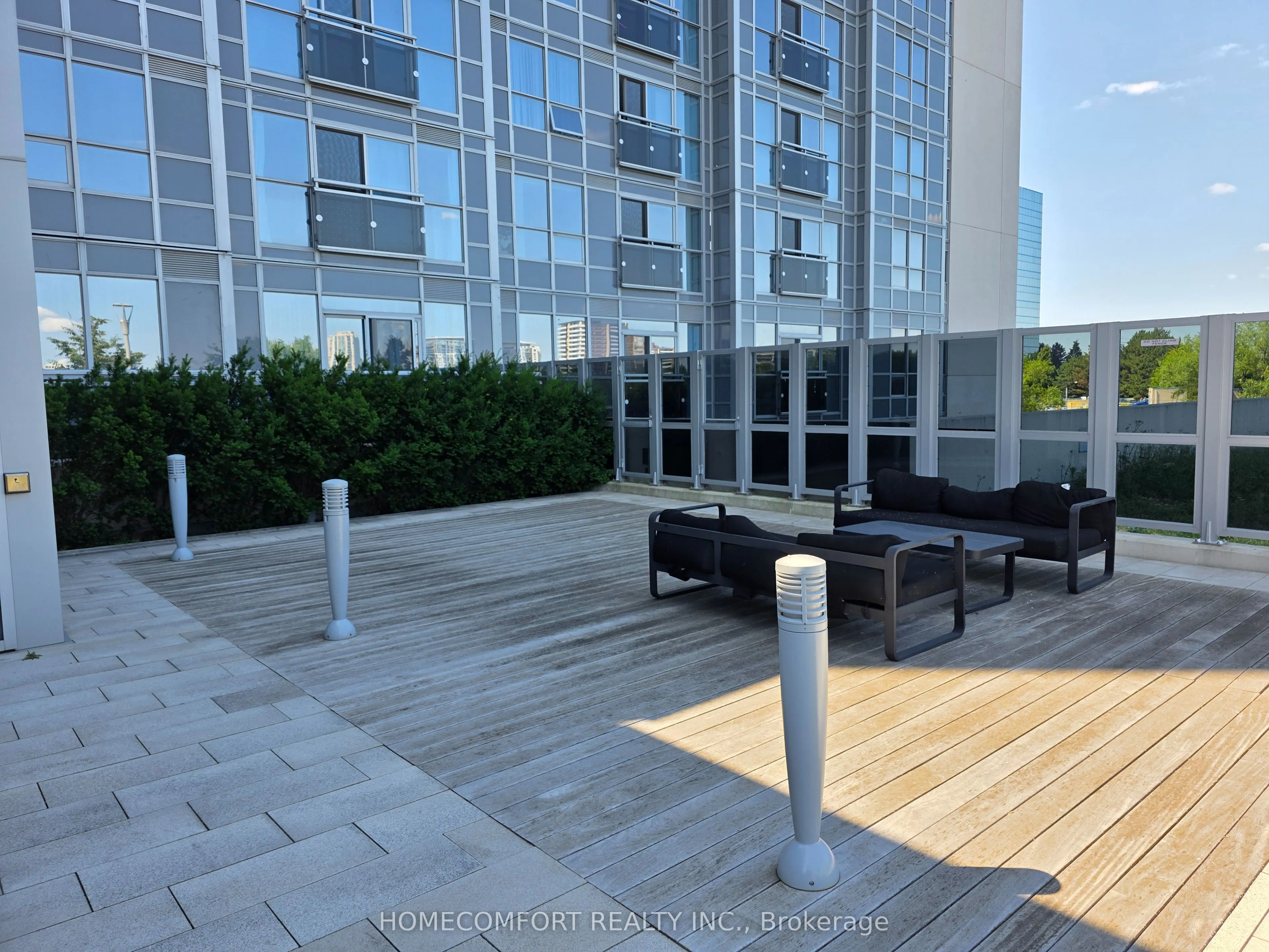 255 village green Square, #407