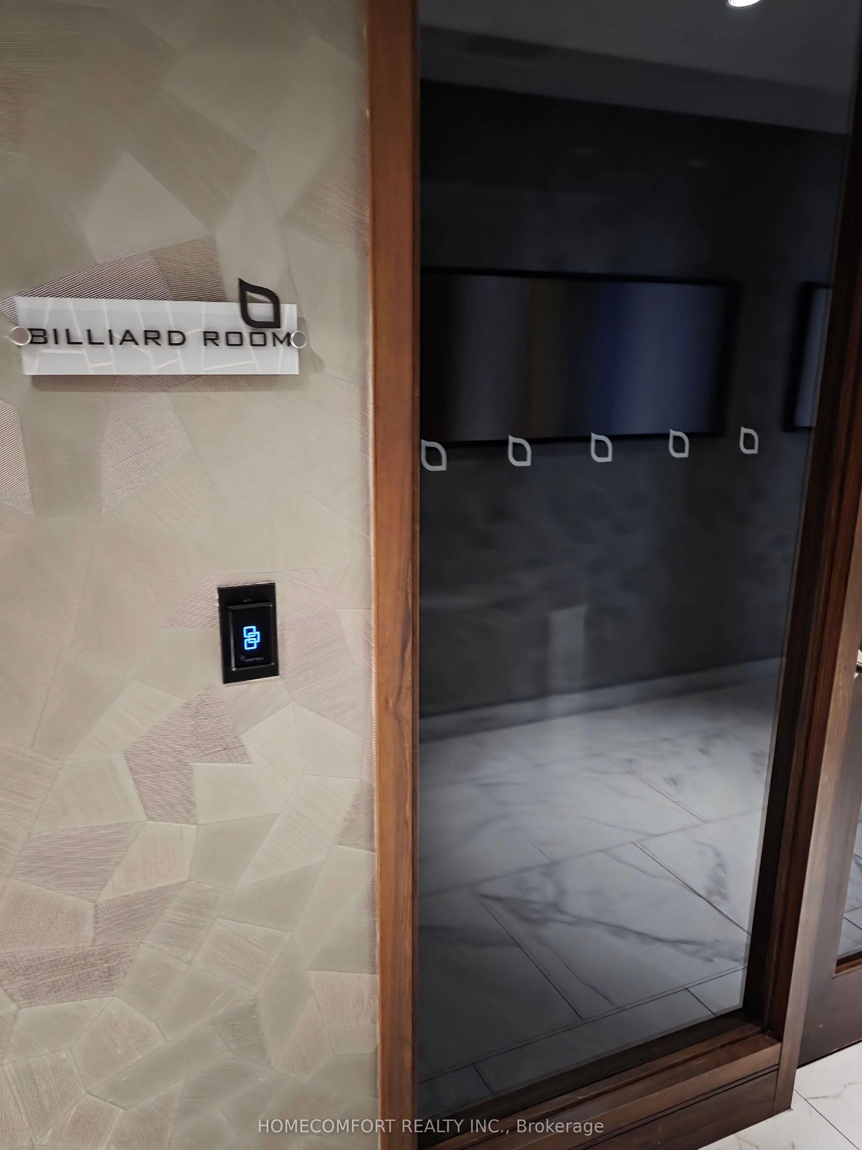 255 village green Square, #407