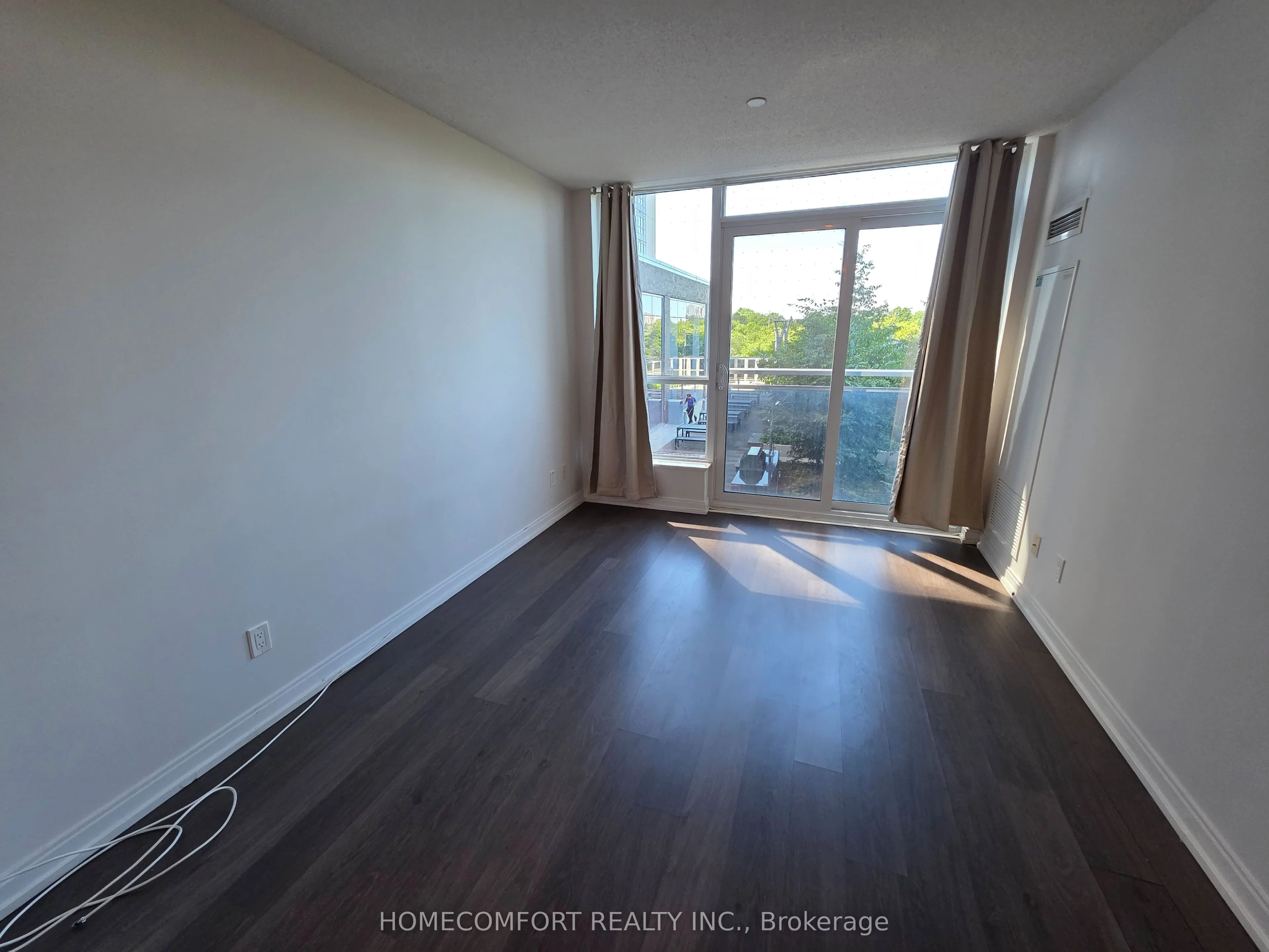 255 village green Square, #407