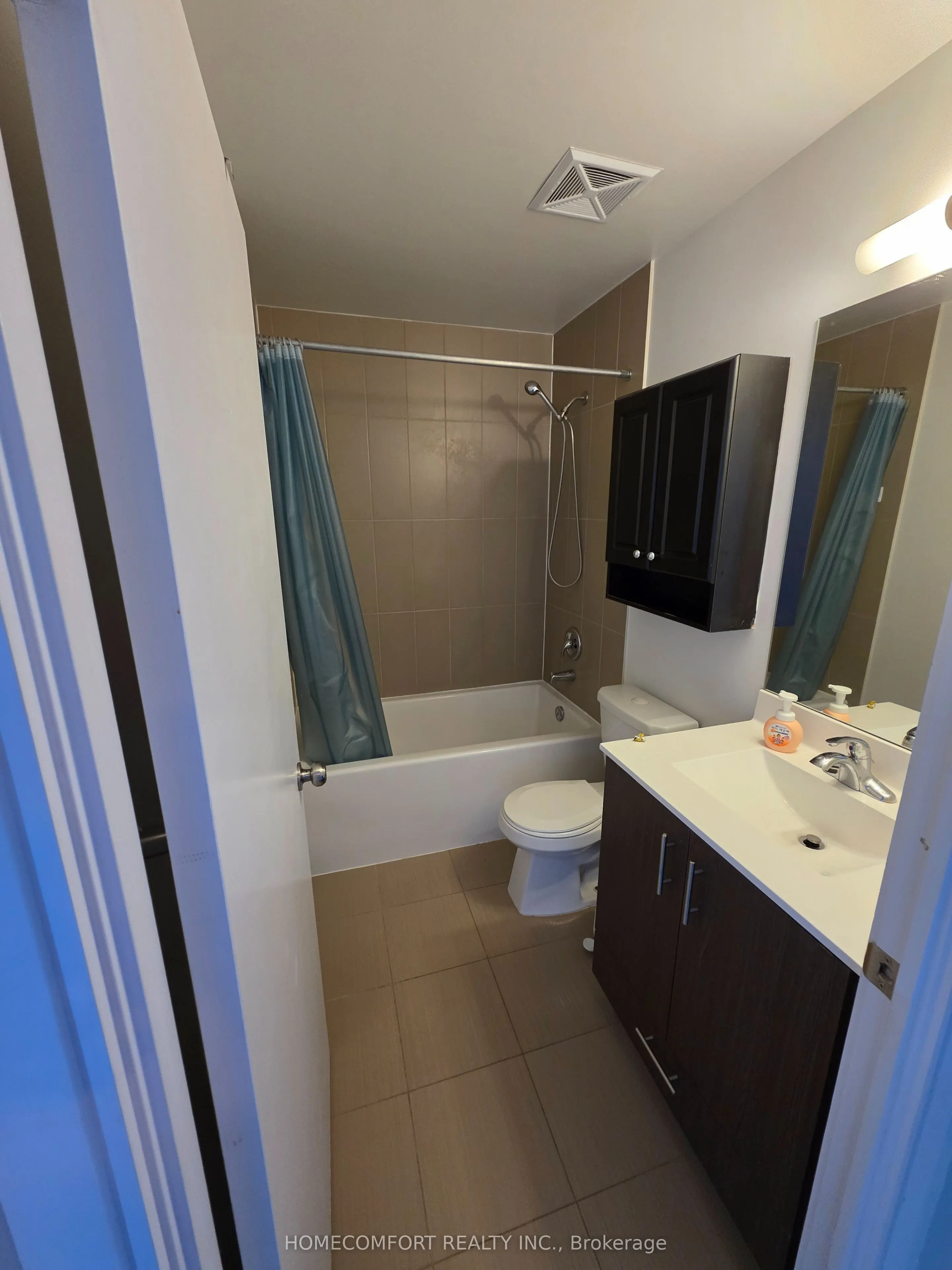 255 village green Square, #407