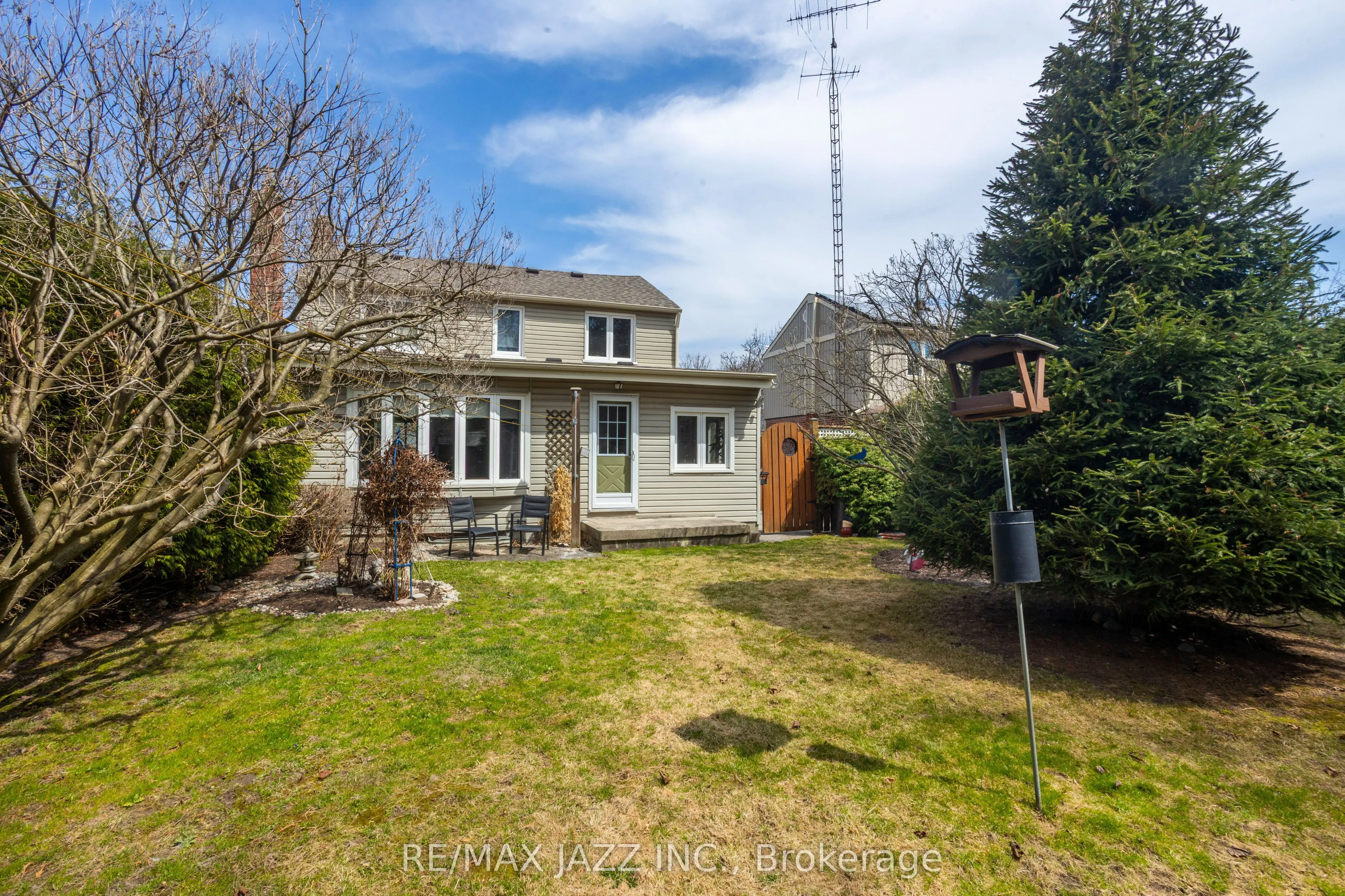 824 Masson Street
