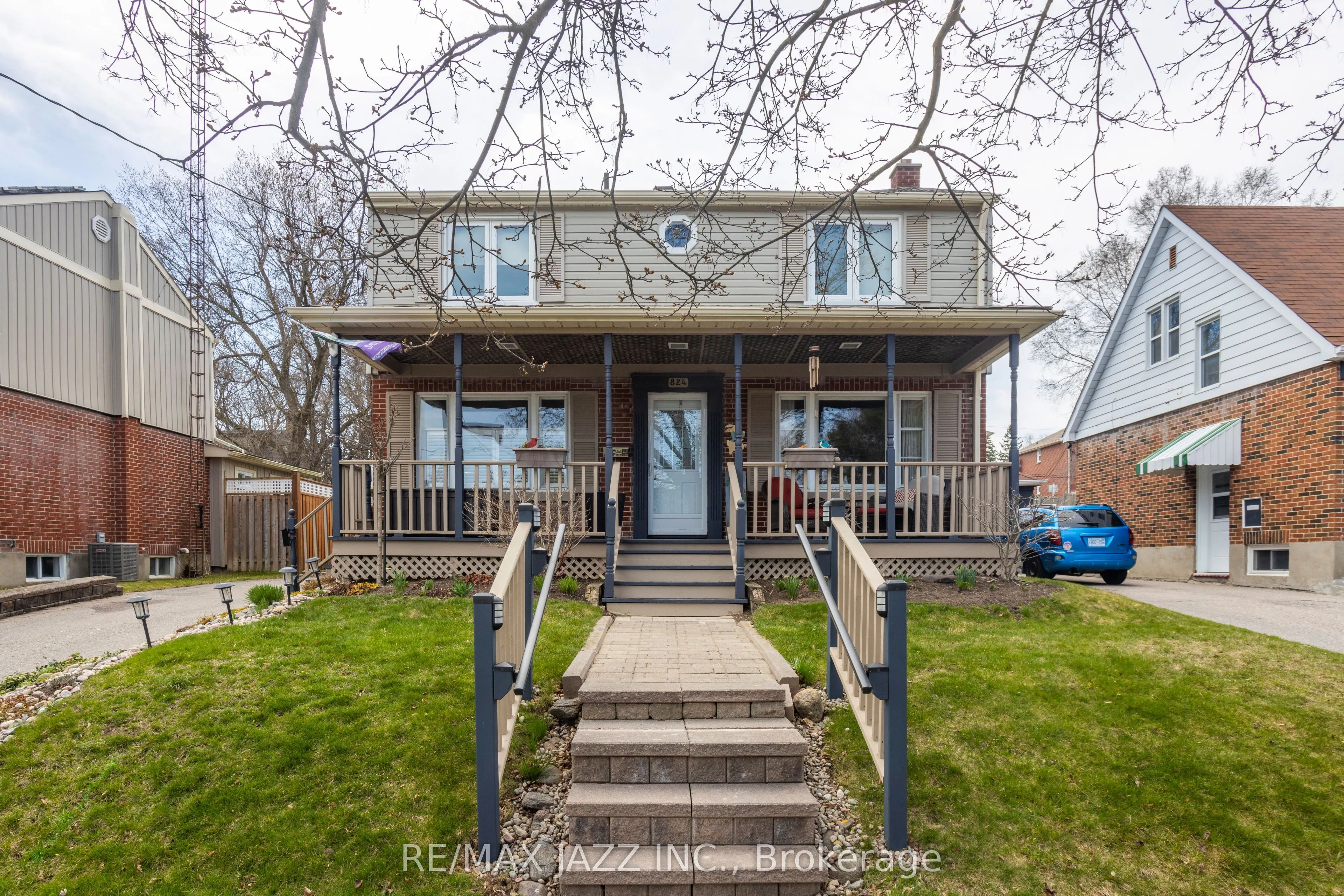 824 Masson Street