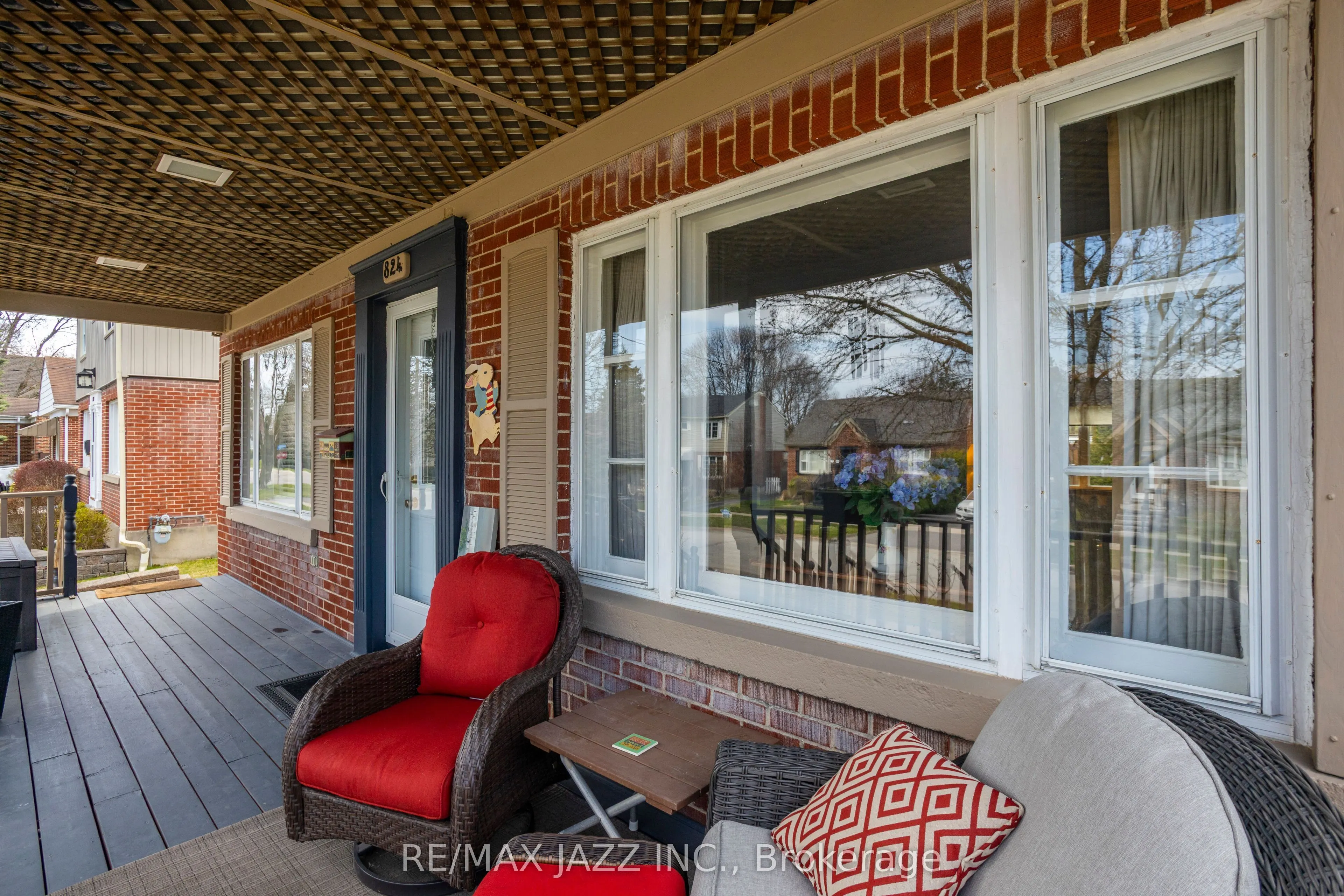 824 Masson Street