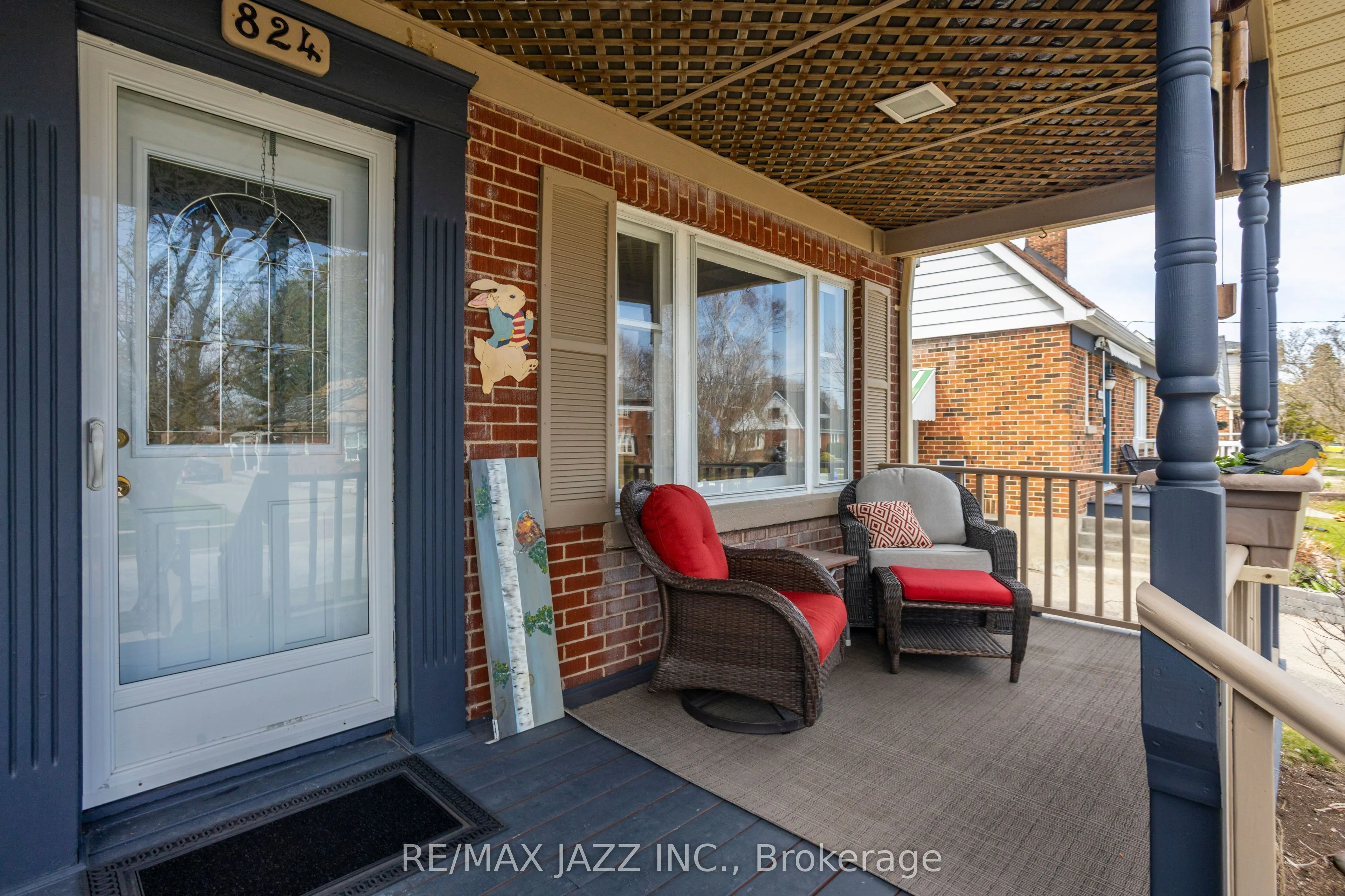 824 Masson Street
