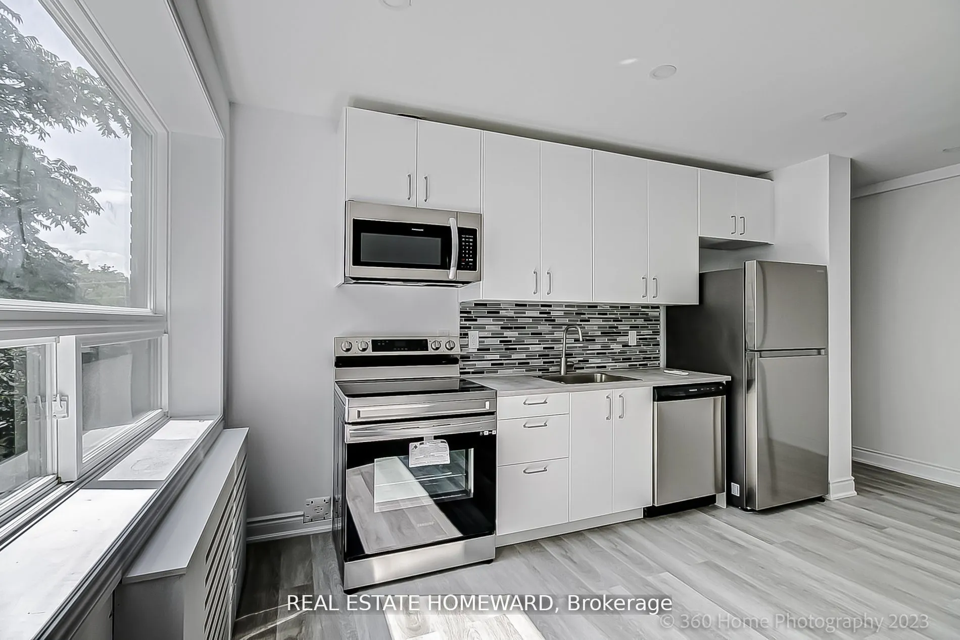 419 Woodbine Avenue, #8
