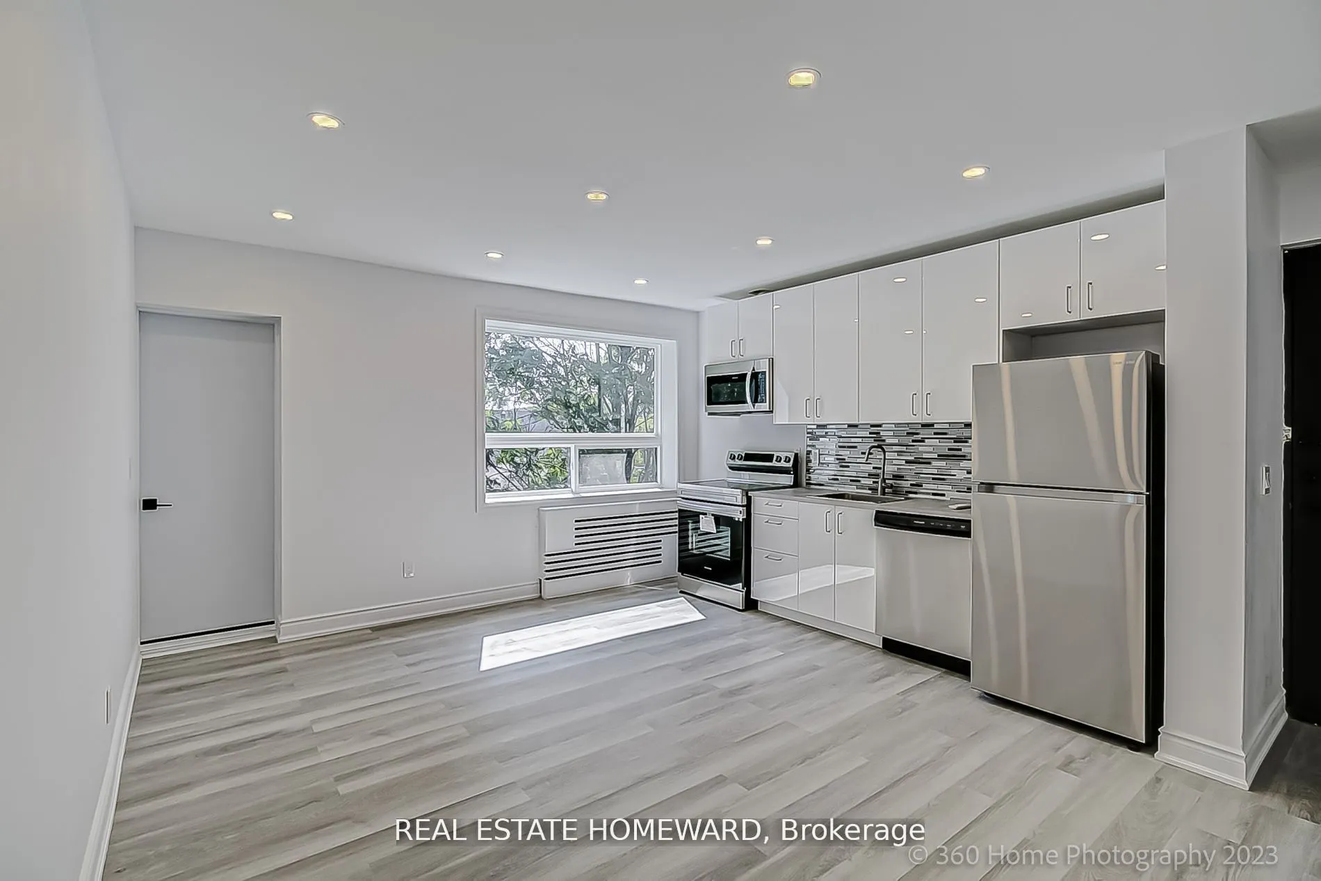 419 Woodbine Avenue, #8