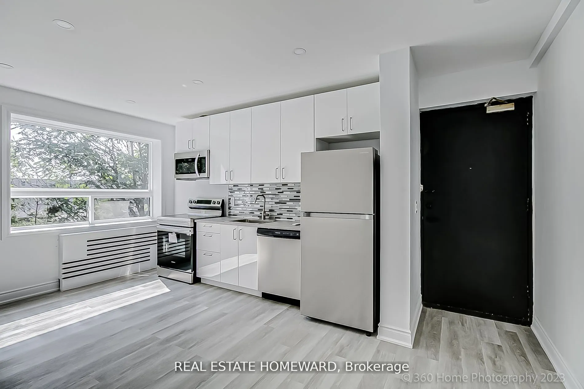 419 Woodbine Avenue, #8