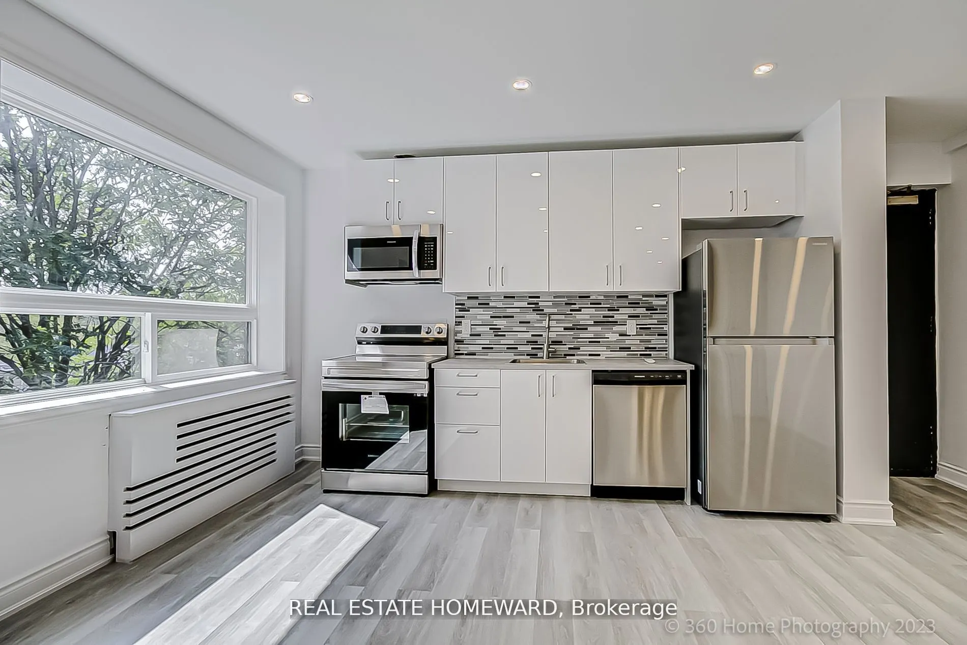 419 Woodbine Avenue, #8